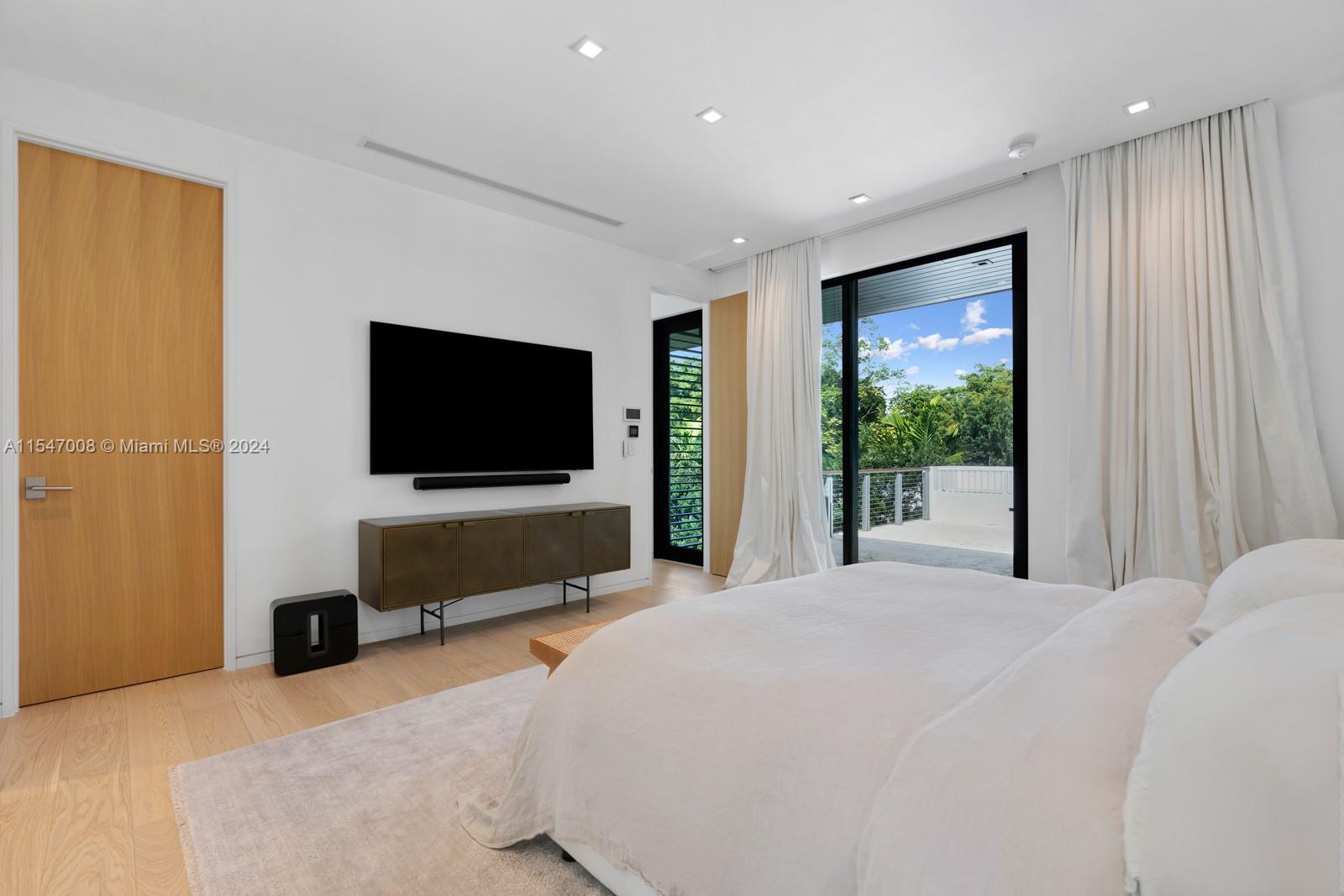 521 Santurce Ave, Coral Gables, FL, 33143 United States, 6 Bedrooms Bedrooms, ,6 BathroomsBathrooms,Residential,For Sale,Santurce Ave,A11547008