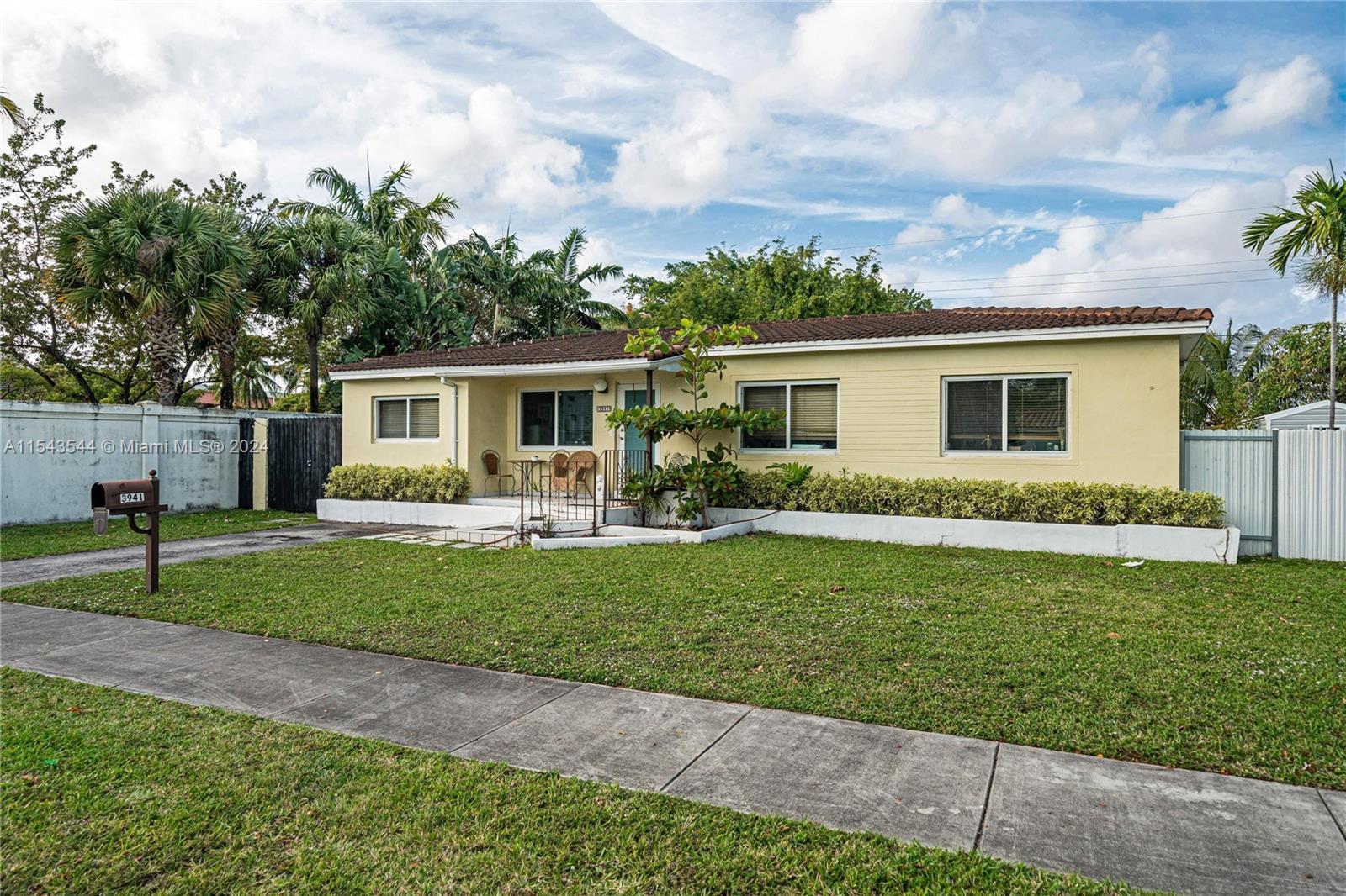 3941 NW 13th St  For Sale A11543544, FL