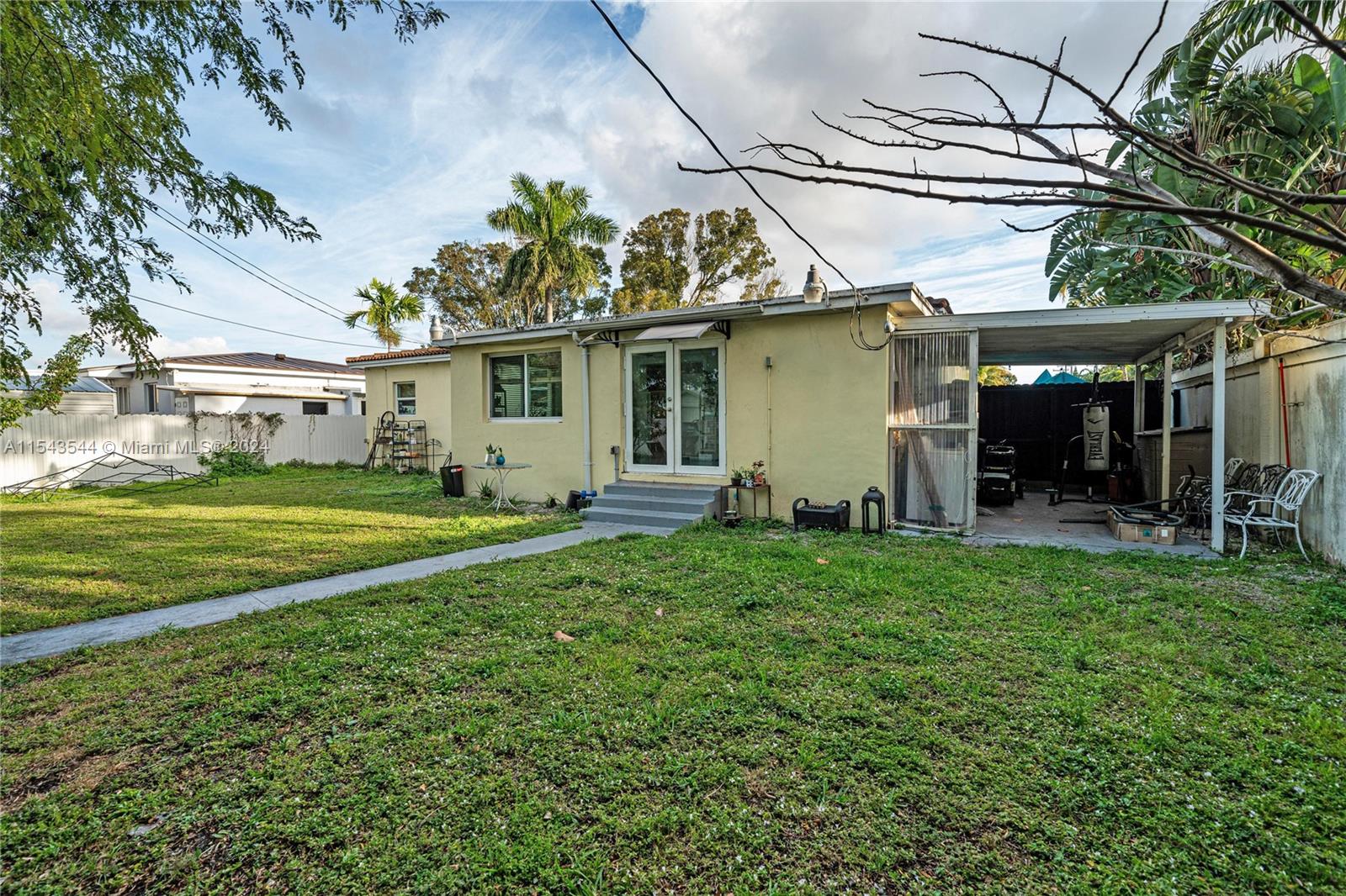 3941 NW 13th St, Miami, Florida 33126, 4 Bedrooms Bedrooms, ,3 BathroomsBathrooms,Residential,For Sale,3941 NW 13th St,A11543544