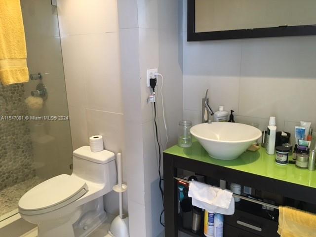 1200 West Ave 1225, Miami Beach, Florida 33139, 2 Bedrooms Bedrooms, ,2 BathroomsBathrooms,Residentiallease,For Rent,1200 West Ave 1225,A11547081