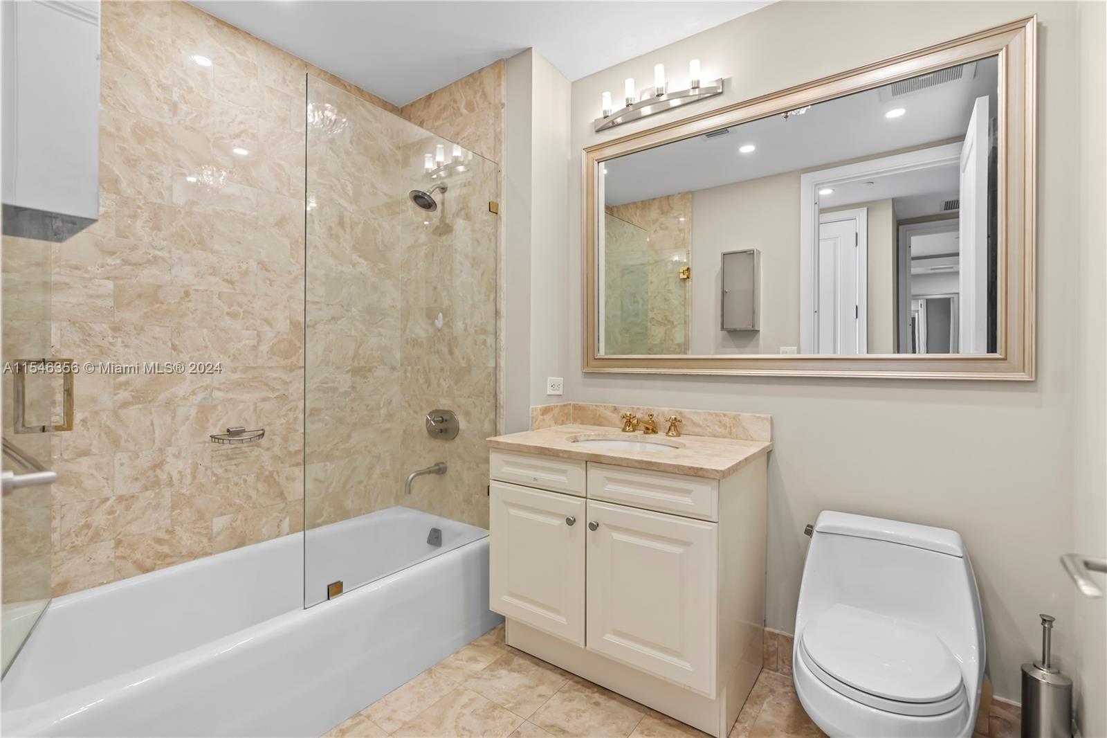 1425 Brickell Ave 44D, Miami, Florida 33131, 1 Bedroom Bedrooms, ,2 BathroomsBathrooms,Residentiallease,For Rent,1425 Brickell Ave 44D,A11546356