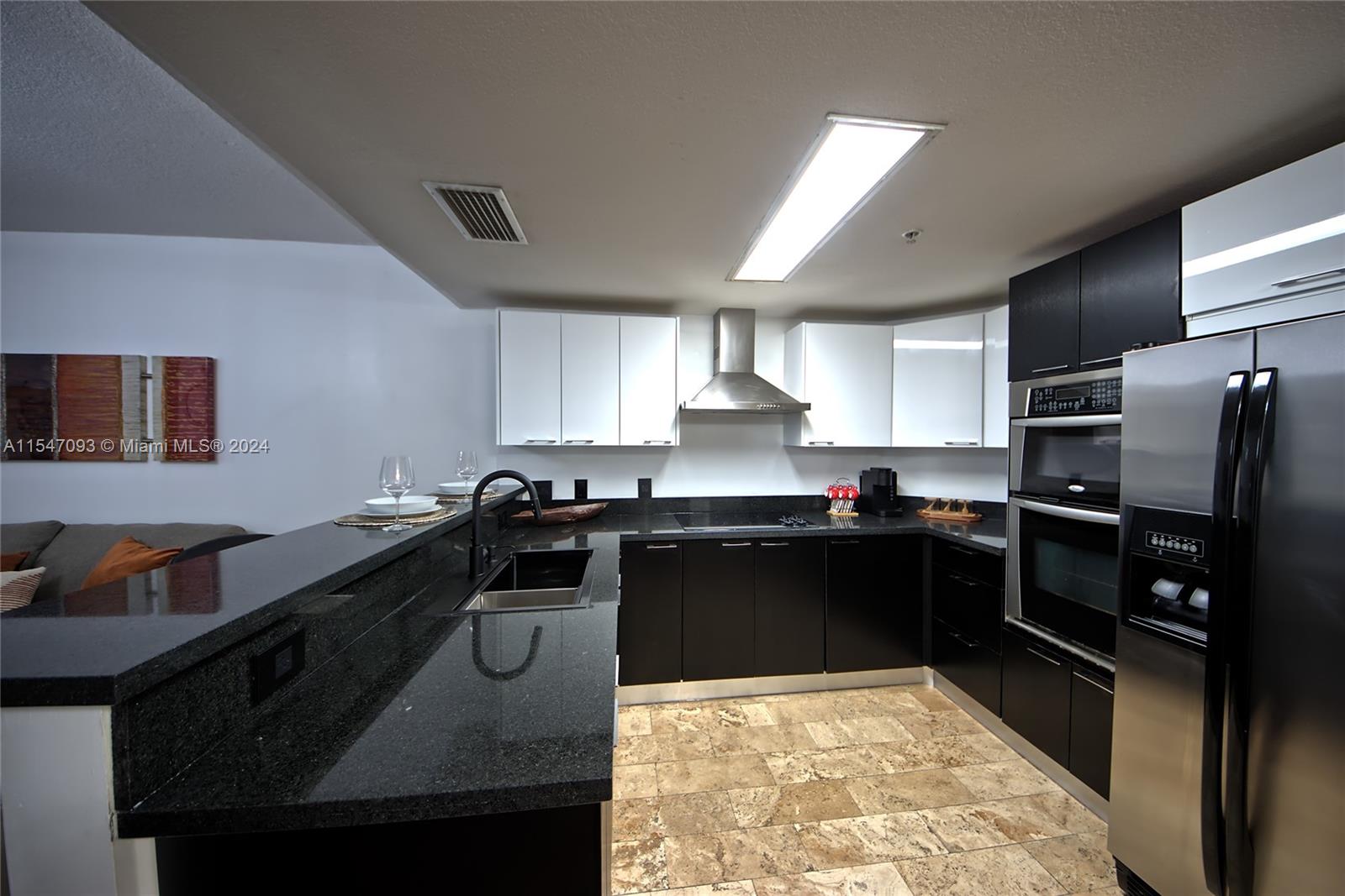 170 SE 14th St 2303, Miami, Florida 33131, 1 Bedroom Bedrooms, ,1 BathroomBathrooms,Residentiallease,For Rent,170 SE 14th St 2303,A11547093