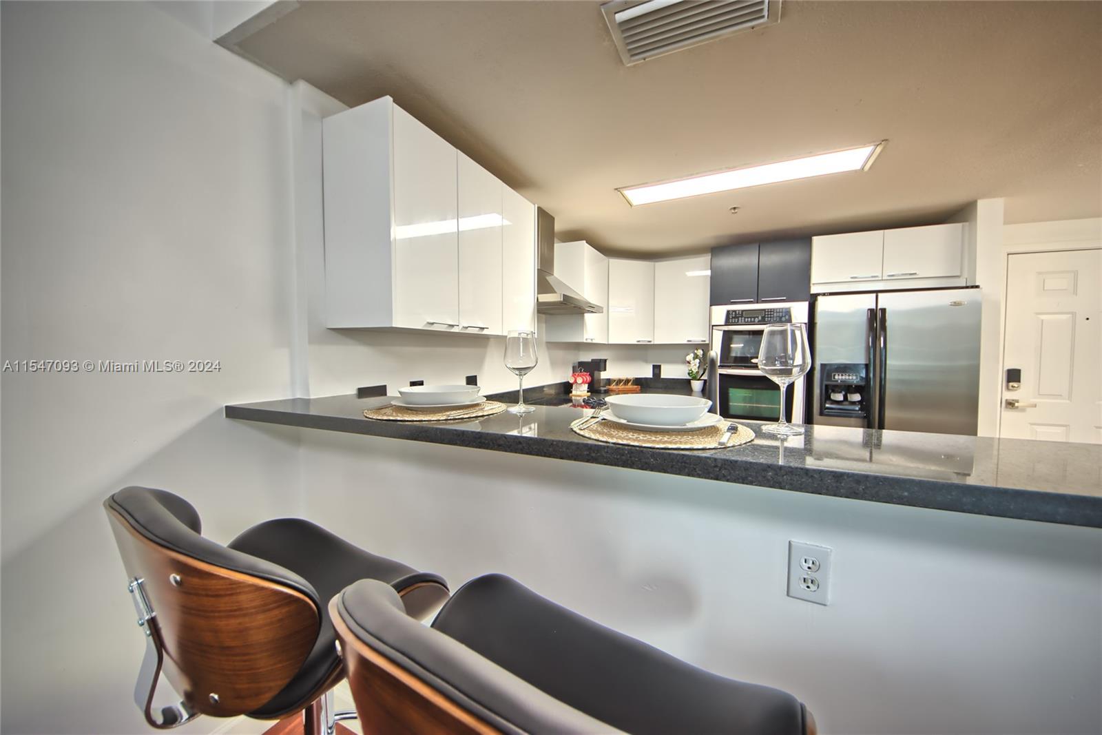 170 SE 14th St 2303, Miami, Florida 33131, 1 Bedroom Bedrooms, ,1 BathroomBathrooms,Residentiallease,For Rent,170 SE 14th St 2303,A11547093