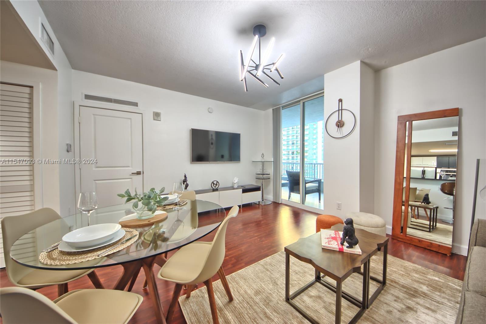 170 SE 14th St 2303, Miami, Florida 33131, 1 Bedroom Bedrooms, ,1 BathroomBathrooms,Residentiallease,For Rent,170 SE 14th St 2303,A11547093