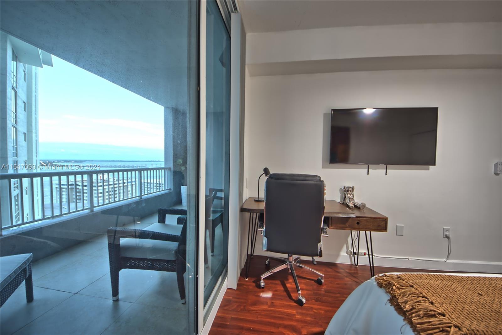 170 SE 14th St 2303, Miami, Florida 33131, 1 Bedroom Bedrooms, ,1 BathroomBathrooms,Residentiallease,For Rent,170 SE 14th St 2303,A11547093