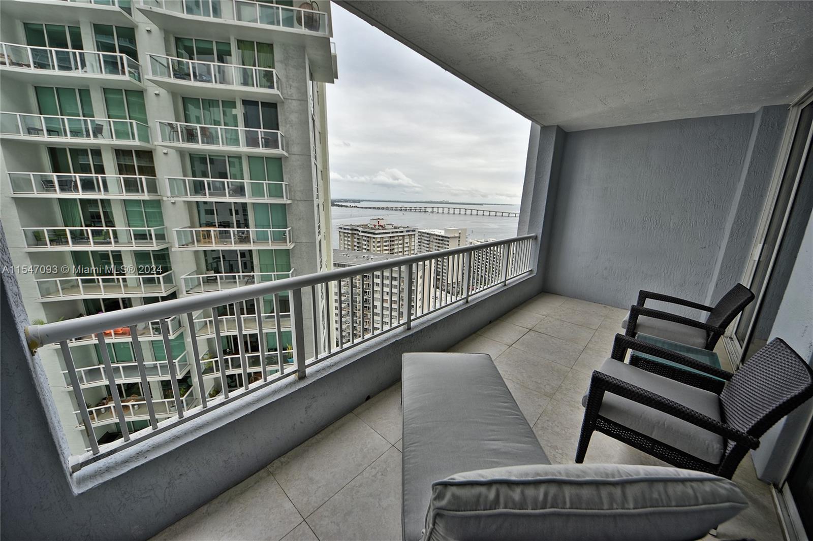 170 SE 14th St 2303, Miami, Florida 33131, 1 Bedroom Bedrooms, ,1 BathroomBathrooms,Residentiallease,For Rent,170 SE 14th St 2303,A11547093