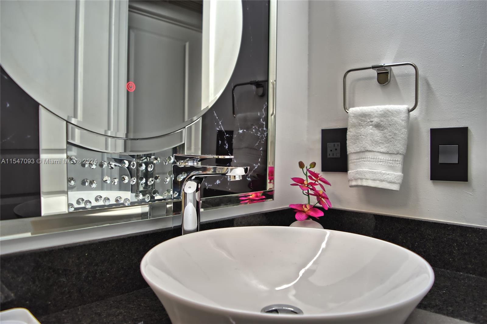 170 SE 14th St 2303, Miami, Florida 33131, 1 Bedroom Bedrooms, ,1 BathroomBathrooms,Residentiallease,For Rent,170 SE 14th St 2303,A11547093