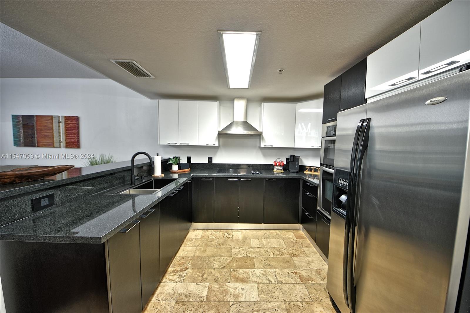 170 SE 14th St 2303, Miami, Florida 33131, 1 Bedroom Bedrooms, ,1 BathroomBathrooms,Residentiallease,For Rent,170 SE 14th St 2303,A11547093
