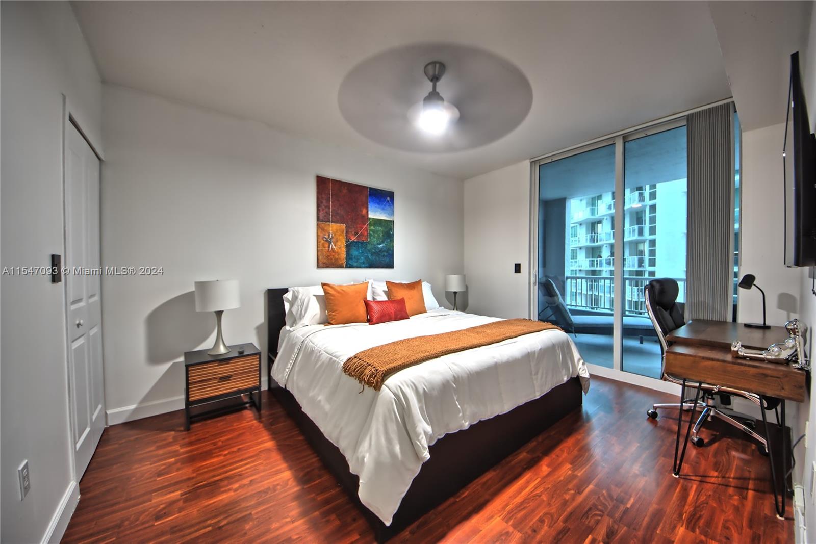 170 SE 14th St 2303, Miami, Florida 33131, 1 Bedroom Bedrooms, ,1 BathroomBathrooms,Residentiallease,For Rent,170 SE 14th St 2303,A11547093