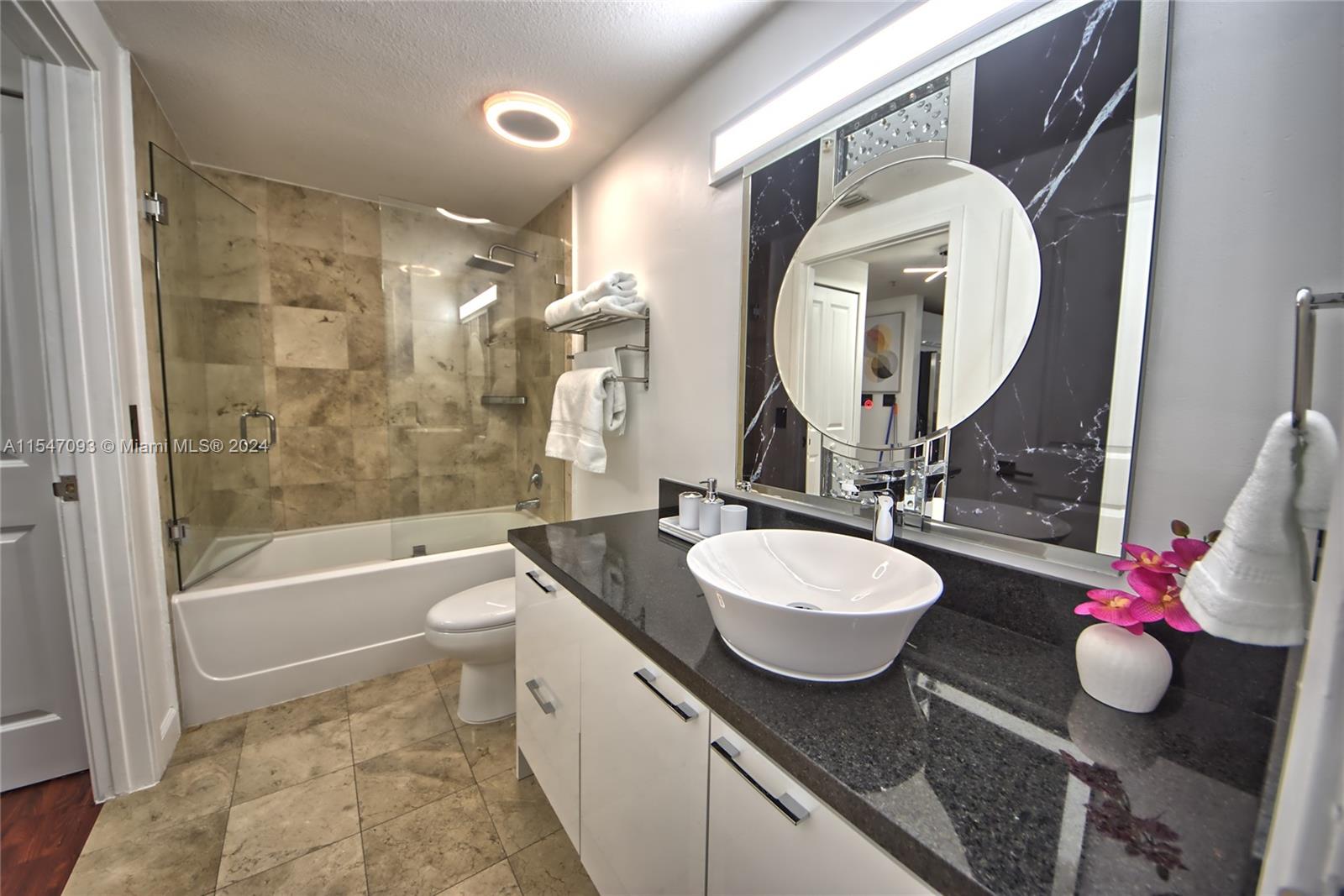 170 SE 14th St 2303, Miami, Florida 33131, 1 Bedroom Bedrooms, ,1 BathroomBathrooms,Residentiallease,For Rent,170 SE 14th St 2303,A11547093