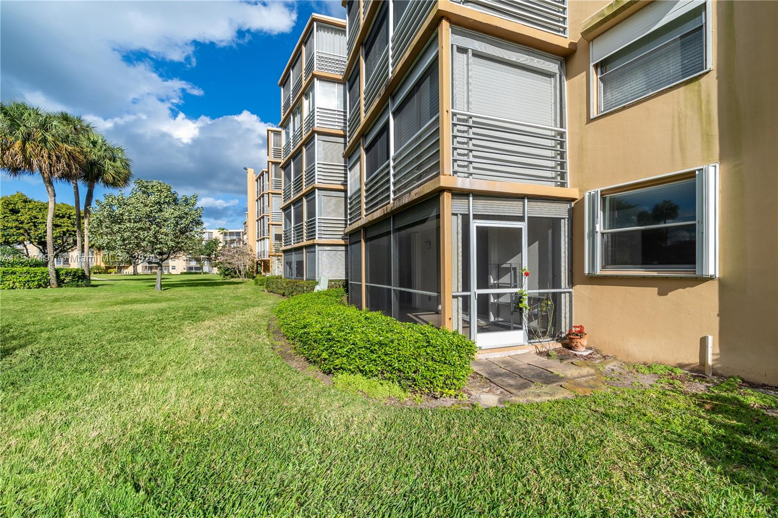 Boca Raton, FL, 33487 United States, 2 Bedrooms Bedrooms, ,2 BathroomsBathrooms,Residential,For Sale,A11547197