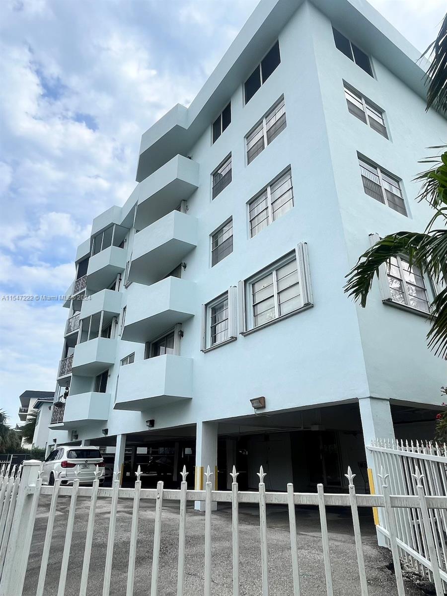 1990 Marseille Dr 507, Miami Beach, Florida 33141, 1 Bedroom Bedrooms, ,1 BathroomBathrooms,Residentiallease,For Rent,1990 Marseille Dr 507,A11547222