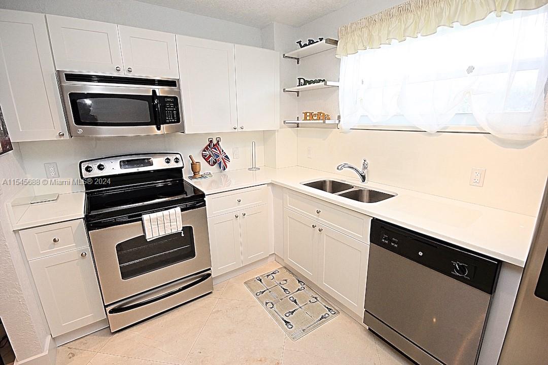 1750 James Ave 5D, Miami Beach, Florida 33139, 1 Bedroom Bedrooms, ,2 BathroomsBathrooms,Residentiallease,For Rent,1750 James Ave 5D,A11545688