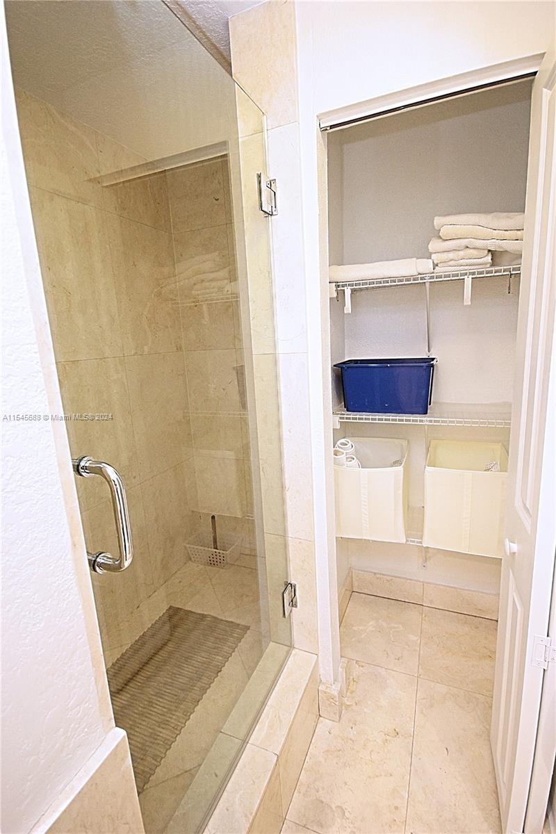 1750 James Ave 5D, Miami Beach, Florida 33139, 1 Bedroom Bedrooms, ,2 BathroomsBathrooms,Residentiallease,For Rent,1750 James Ave 5D,A11545688