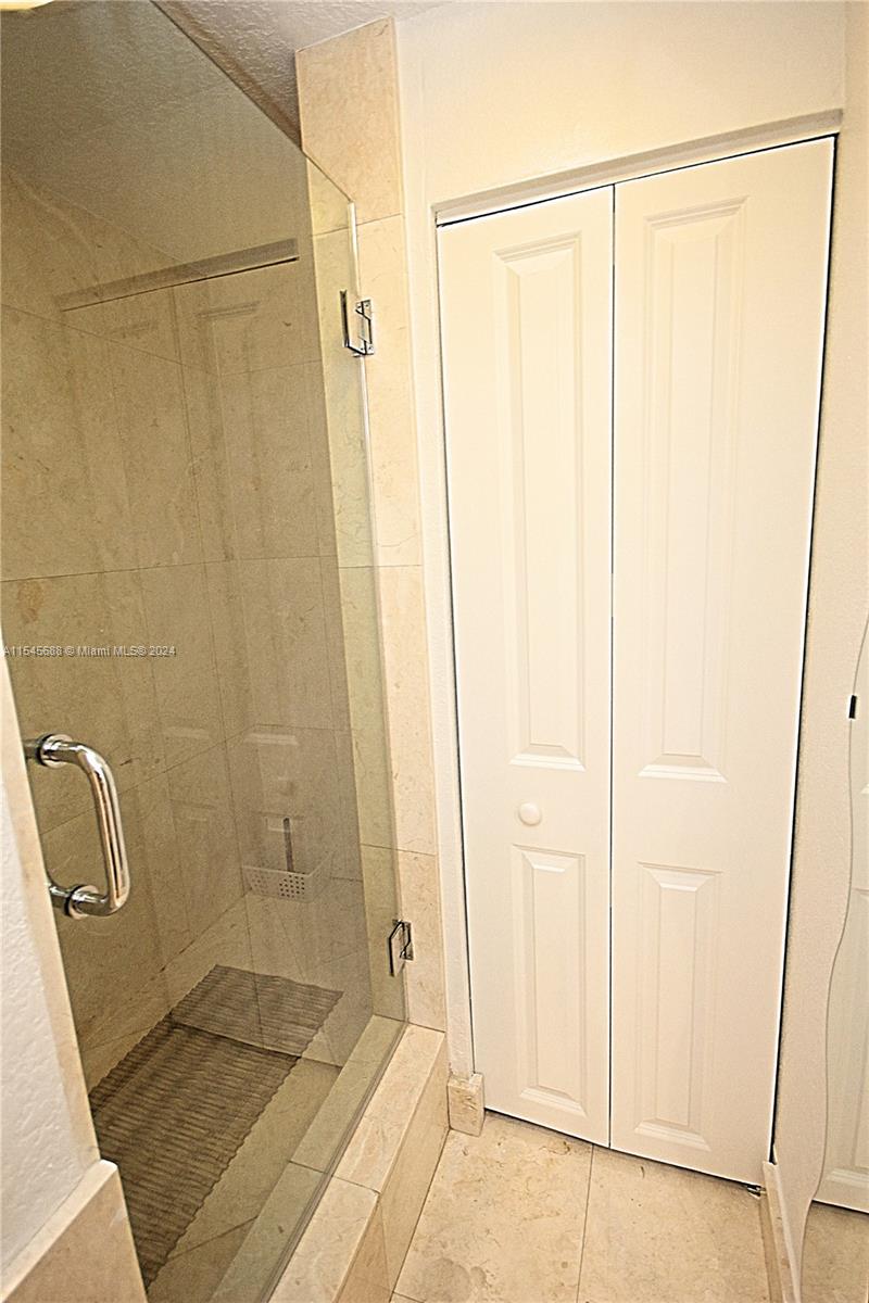 1750 James Ave 5D, Miami Beach, Florida 33139, 1 Bedroom Bedrooms, ,2 BathroomsBathrooms,Residentiallease,For Rent,1750 James Ave 5D,A11545688