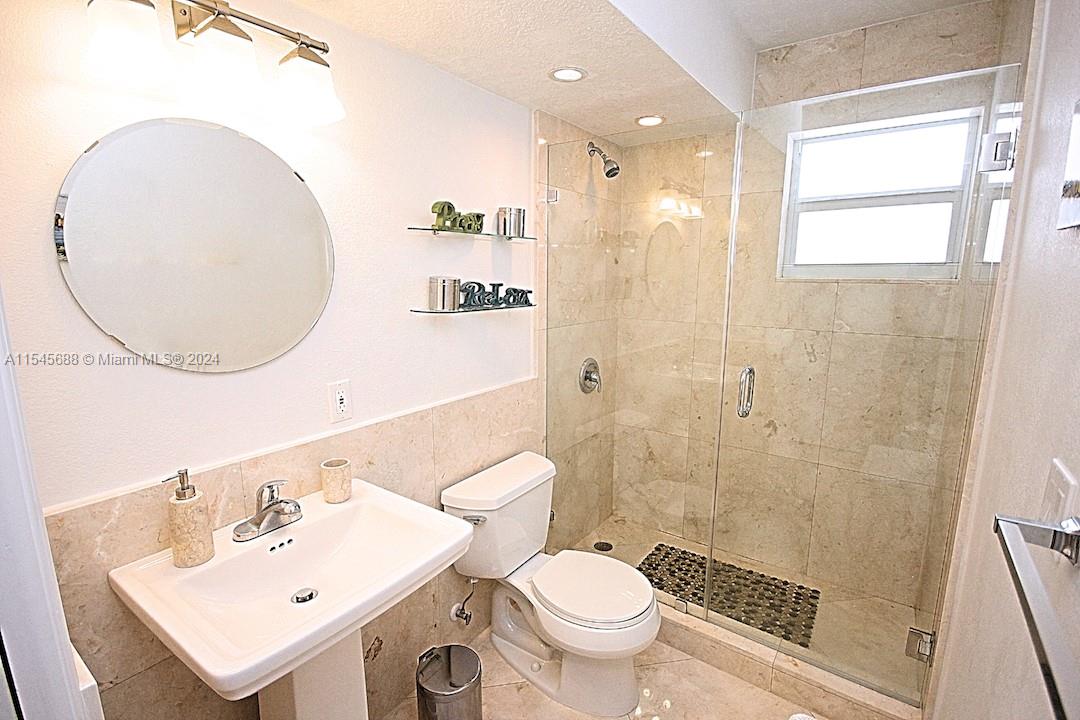 1750 James Ave 5D, Miami Beach, Florida 33139, 1 Bedroom Bedrooms, ,2 BathroomsBathrooms,Residentiallease,For Rent,1750 James Ave 5D,A11545688