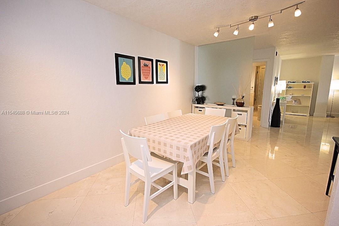 1750 James Ave 5D, Miami Beach, Florida 33139, 1 Bedroom Bedrooms, ,2 BathroomsBathrooms,Residentiallease,For Rent,1750 James Ave 5D,A11545688