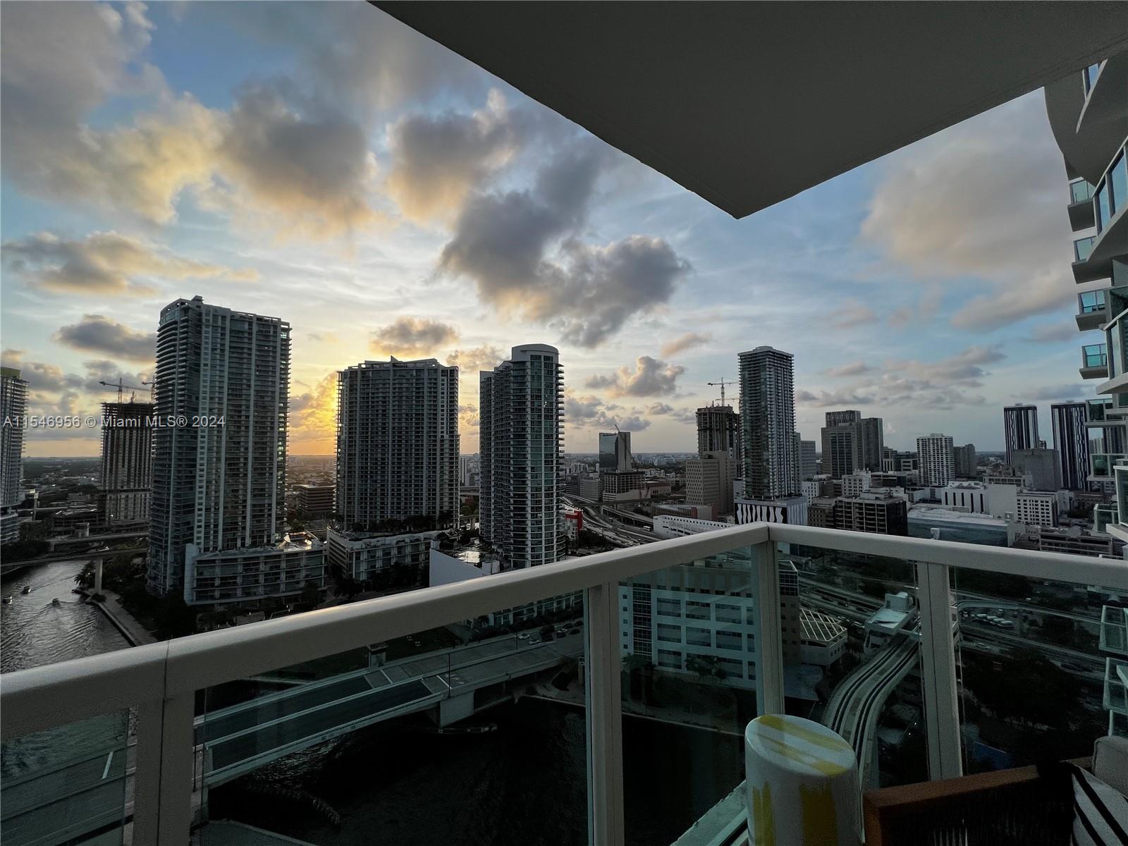A chic 2BD/2BA Luxury Apartment with Breathtaking River & Sunset Views in Prime Brickell Location.
Welcome to your dream rental in the heart of Miami's most desirable neighborhood, Brickell! This stunning 2-bedroom, 2-bathroom apartment is just steps away from the bustling Brickell City Centre, world-class restaurants, and vibrant nightlife, offering the ultimate Miami living experience. Impeccably designed with high-end finishes and tasteful décor, this luxury apartment boasts spectacular views of the Miami River and the city's most mesmerizing sunsets. Enjoy unparalleled comfort and style in this spacious and elegantly furnished retreat, perfect for relaxation and entertainment. An open concept living and dining area with stylish furnishings, a large Smart TV.
