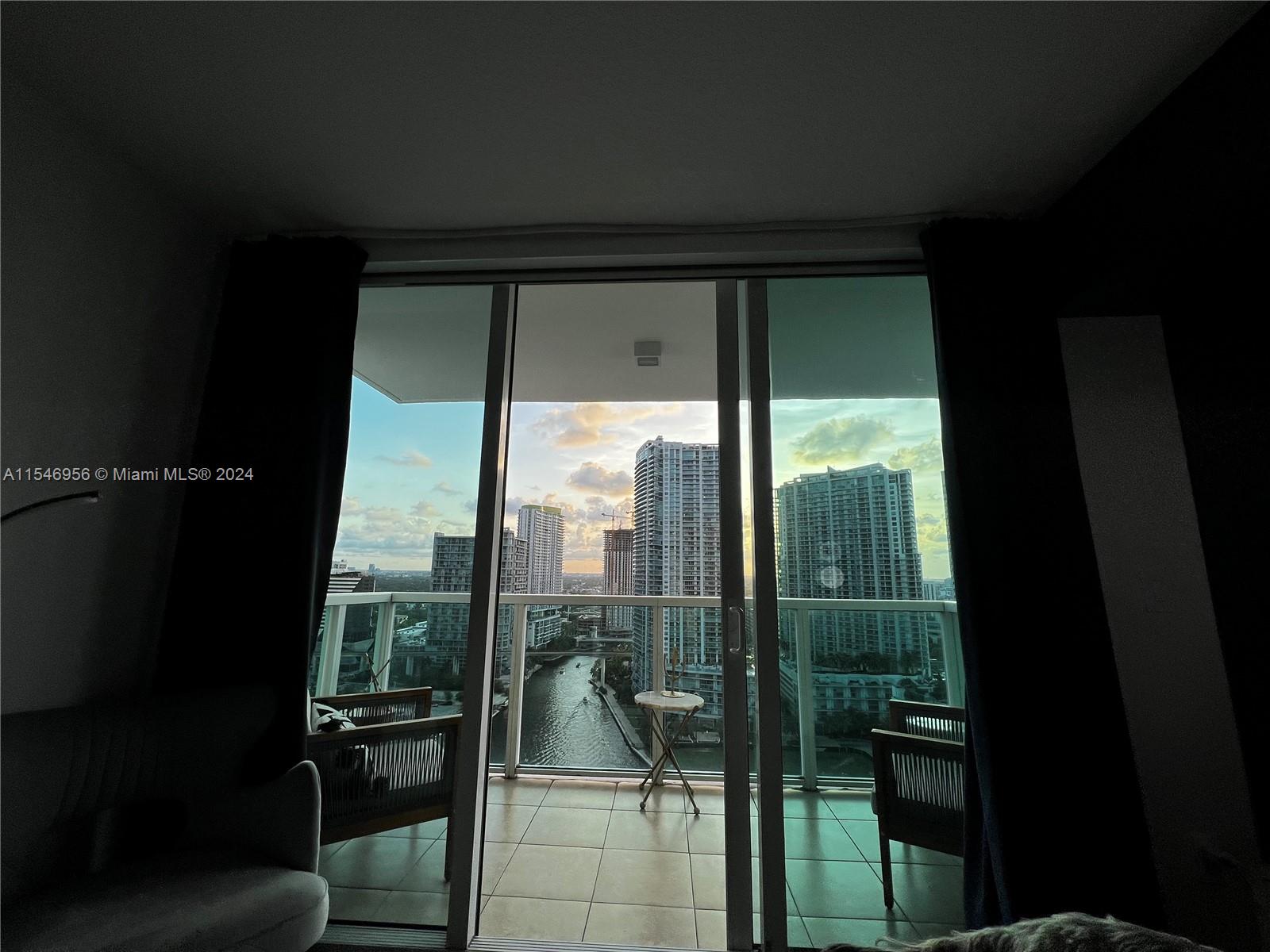 31 SE 5th St 2911, Miami, Florida 33131, 2 Bedrooms Bedrooms, ,2 BathroomsBathrooms,Residentiallease,For Rent,31 SE 5th St 2911,A11546956