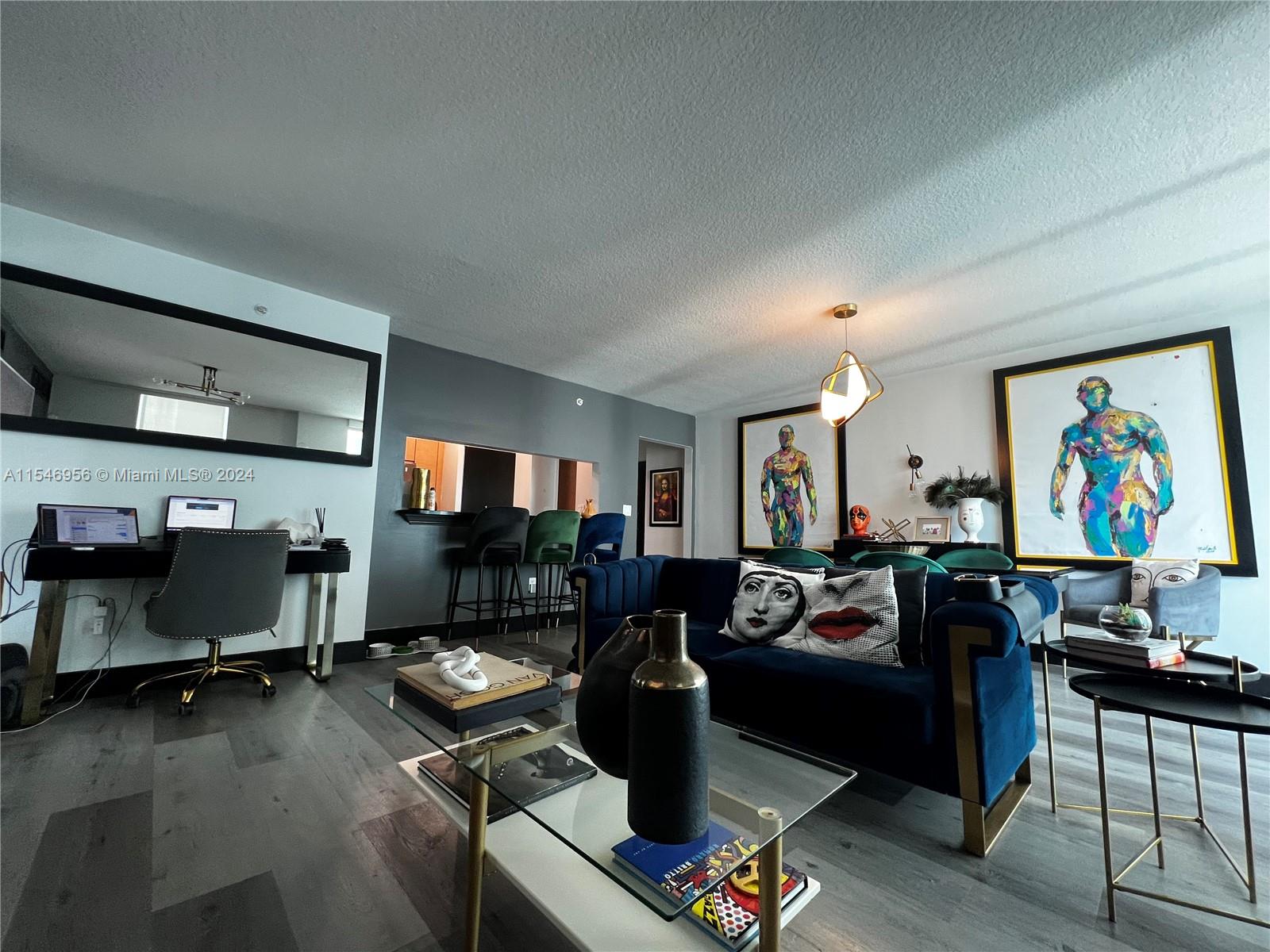 31 SE 5th St 2911, Miami, Florida 33131, 2 Bedrooms Bedrooms, ,2 BathroomsBathrooms,Residentiallease,For Rent,31 SE 5th St 2911,A11546956