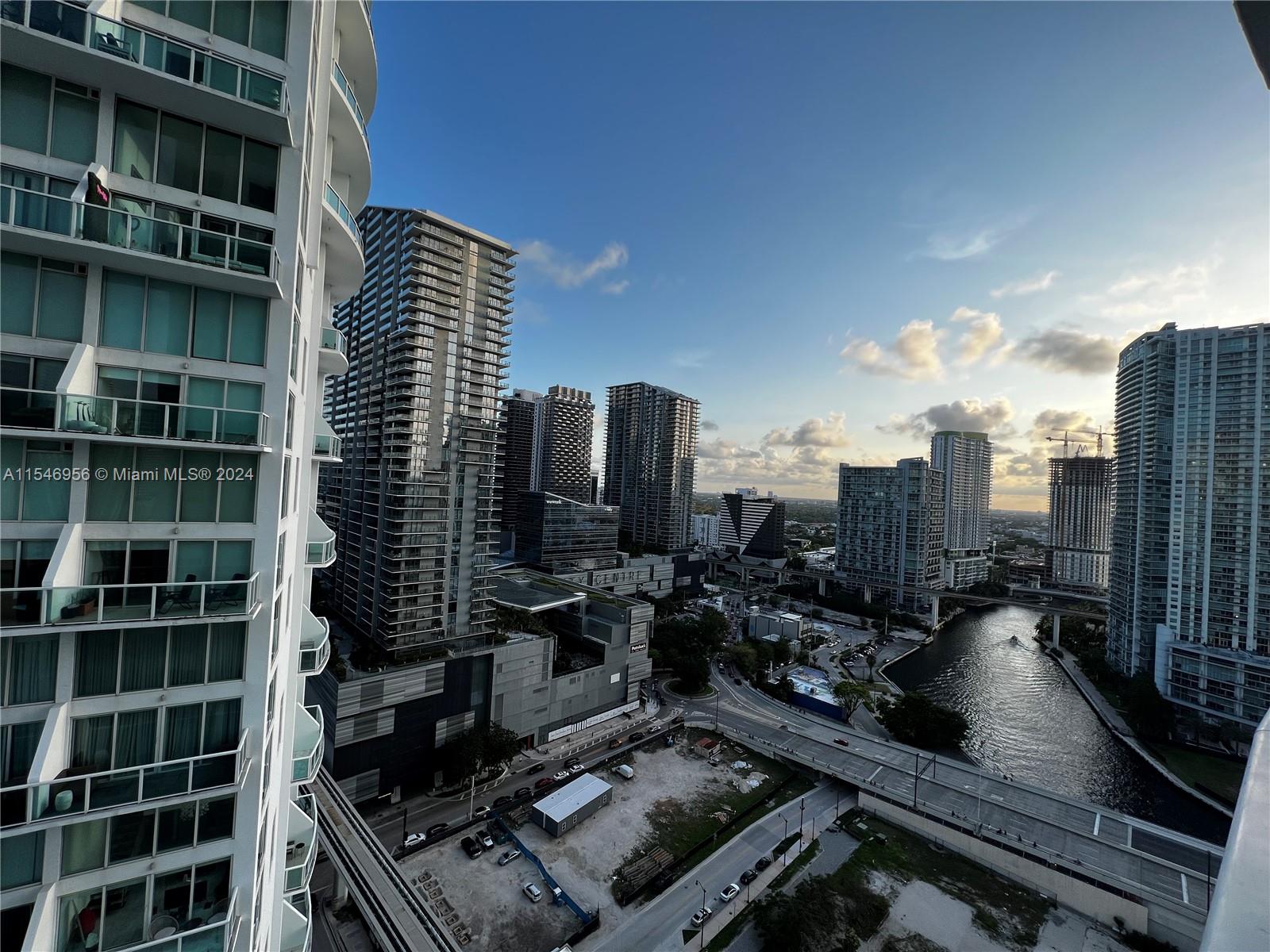 31 SE 5th St 2911, Miami, Florida 33131, 2 Bedrooms Bedrooms, ,2 BathroomsBathrooms,Residentiallease,For Rent,31 SE 5th St 2911,A11546956