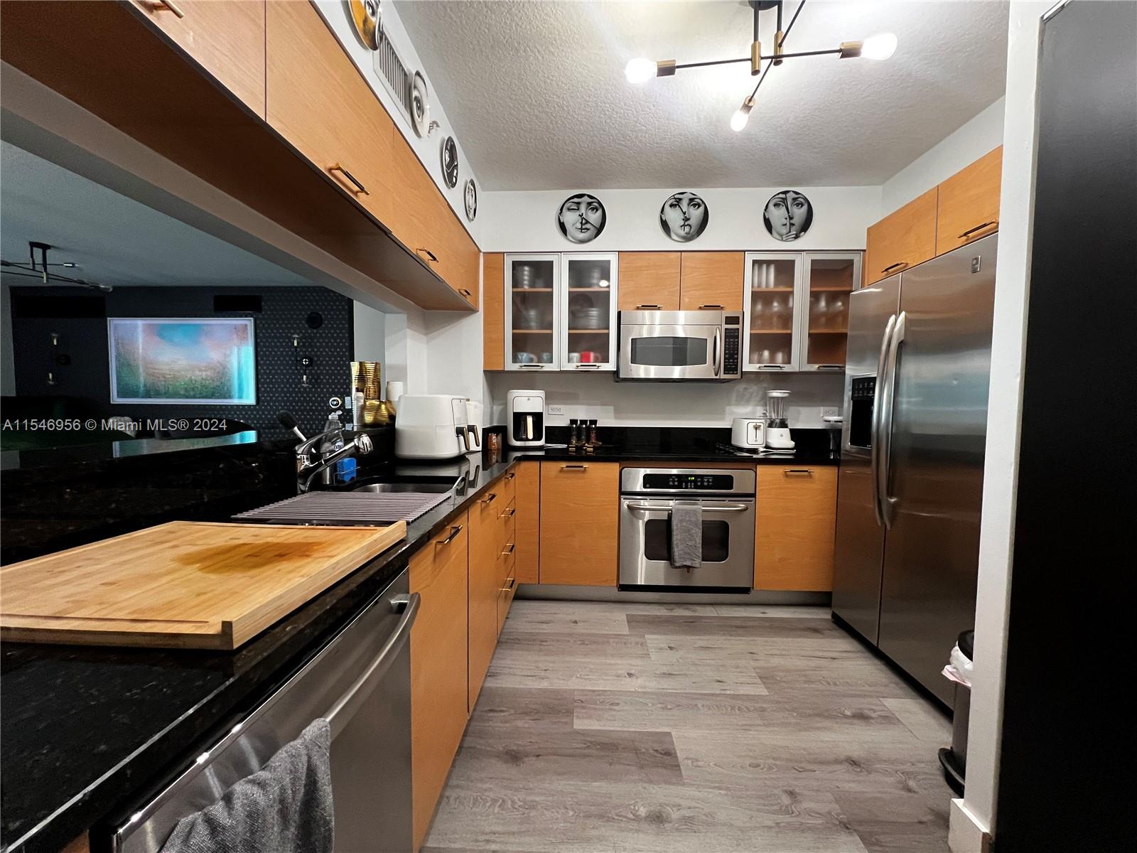 31 SE 5th St 2911, Miami, Florida 33131, 2 Bedrooms Bedrooms, ,2 BathroomsBathrooms,Residentiallease,For Rent,31 SE 5th St 2911,A11546956