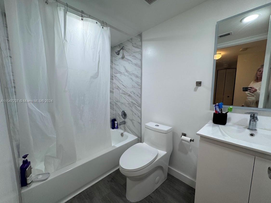 850 N Miami Ave W-2108, Miami, Florida 33132, 2 Bedrooms Bedrooms, ,2 BathroomsBathrooms,Residential,For Sale,850 N Miami Ave W-2108,A11547237