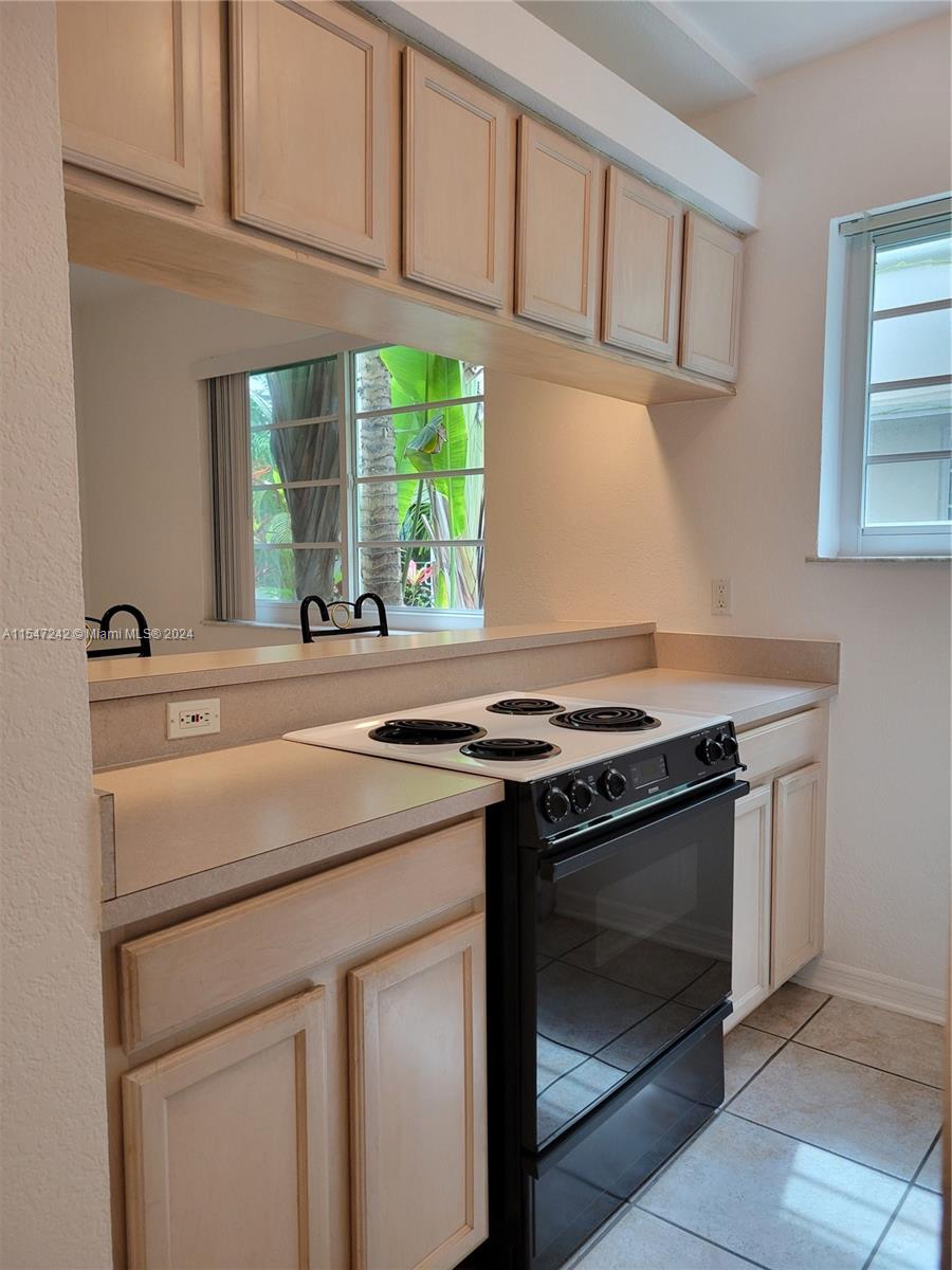 359 Meridian Ave A103, Miami Beach, Florida 33139, ,1 BathroomBathrooms,Residentiallease,For Rent,359 Meridian Ave A103,A11547242