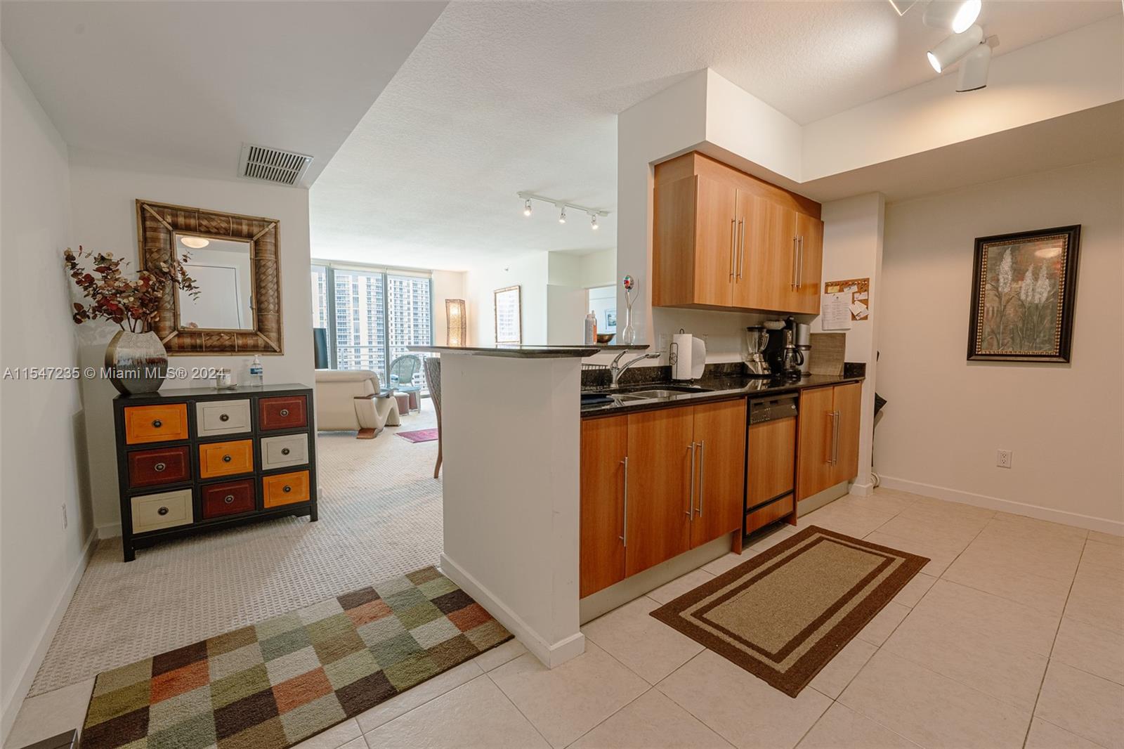 325 S Biscayne Blvd 2119, Miami, Florida 33131, 2 Bedrooms Bedrooms, ,2 BathroomsBathrooms,Residentiallease,For Rent,325 S Biscayne Blvd 2119,A11547235