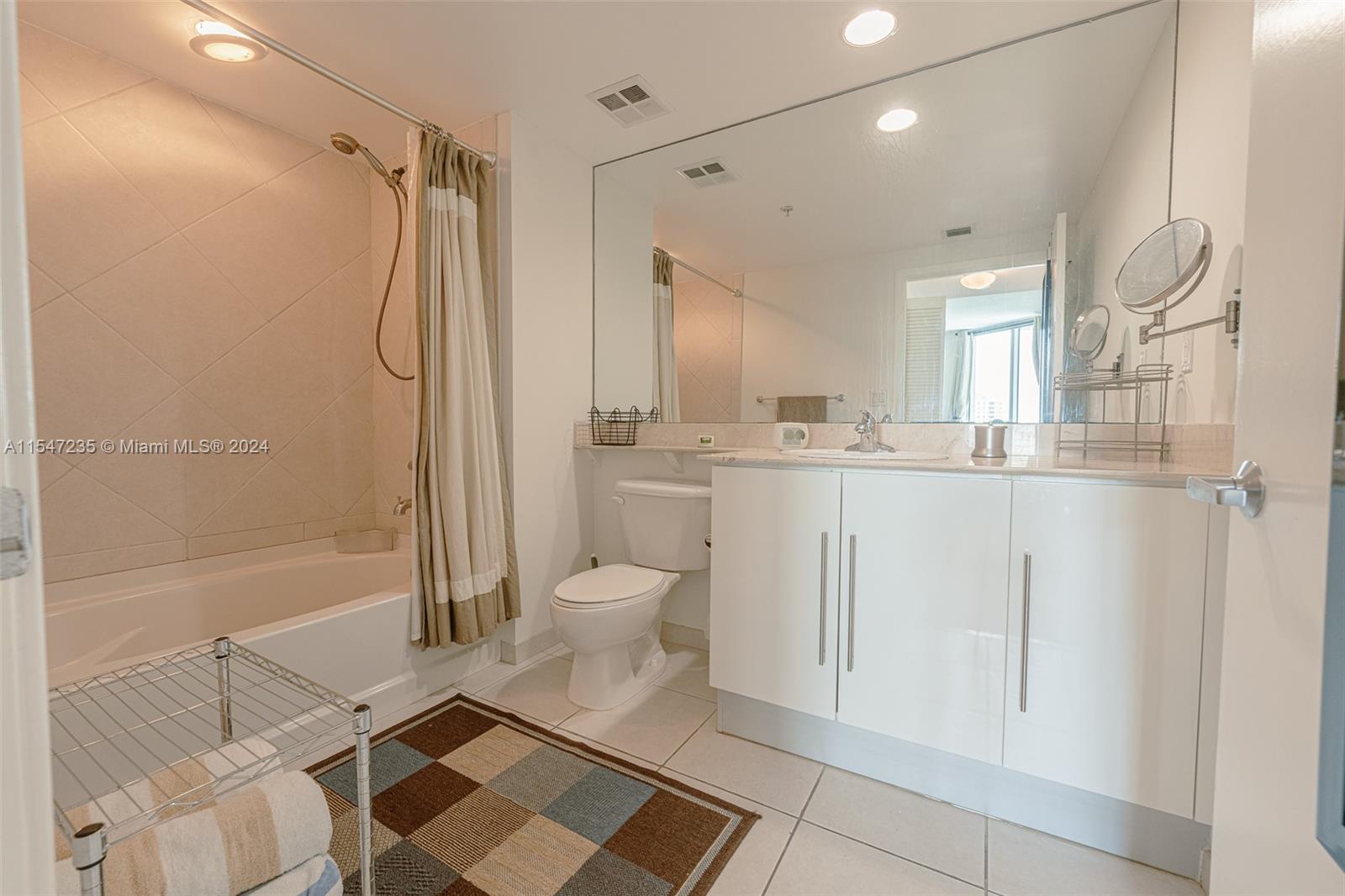 325 S Biscayne Blvd 2119, Miami, Florida 33131, 2 Bedrooms Bedrooms, ,2 BathroomsBathrooms,Residentiallease,For Rent,325 S Biscayne Blvd 2119,A11547235