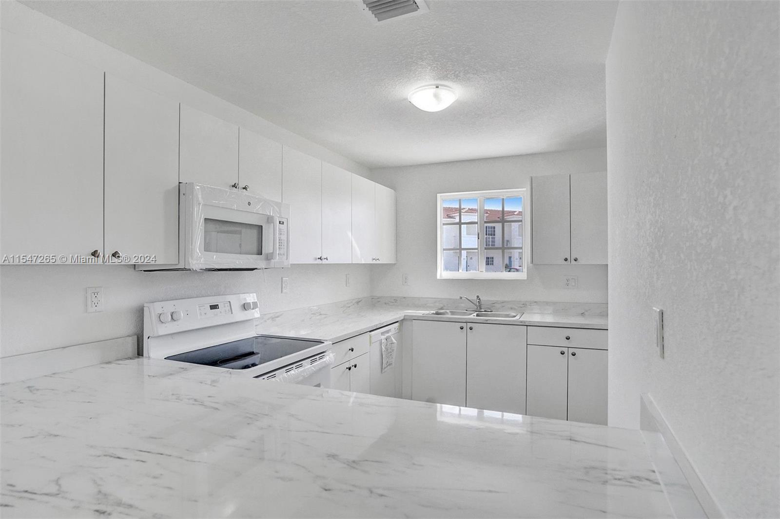 250 SW 3rd Ct 250, Florida City, Florida 33034, 2 Bedrooms Bedrooms, ,1 BathroomBathrooms,Residential,For Sale,250 SW 3rd Ct 250,A11547265