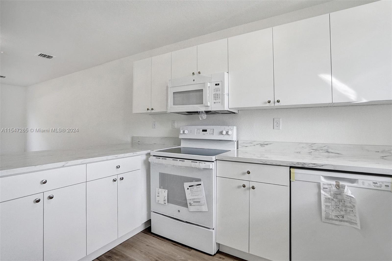 250 SW 3rd Ct 250, Florida City, Florida 33034, 2 Bedrooms Bedrooms, ,1 BathroomBathrooms,Residential,For Sale,250 SW 3rd Ct 250,A11547265