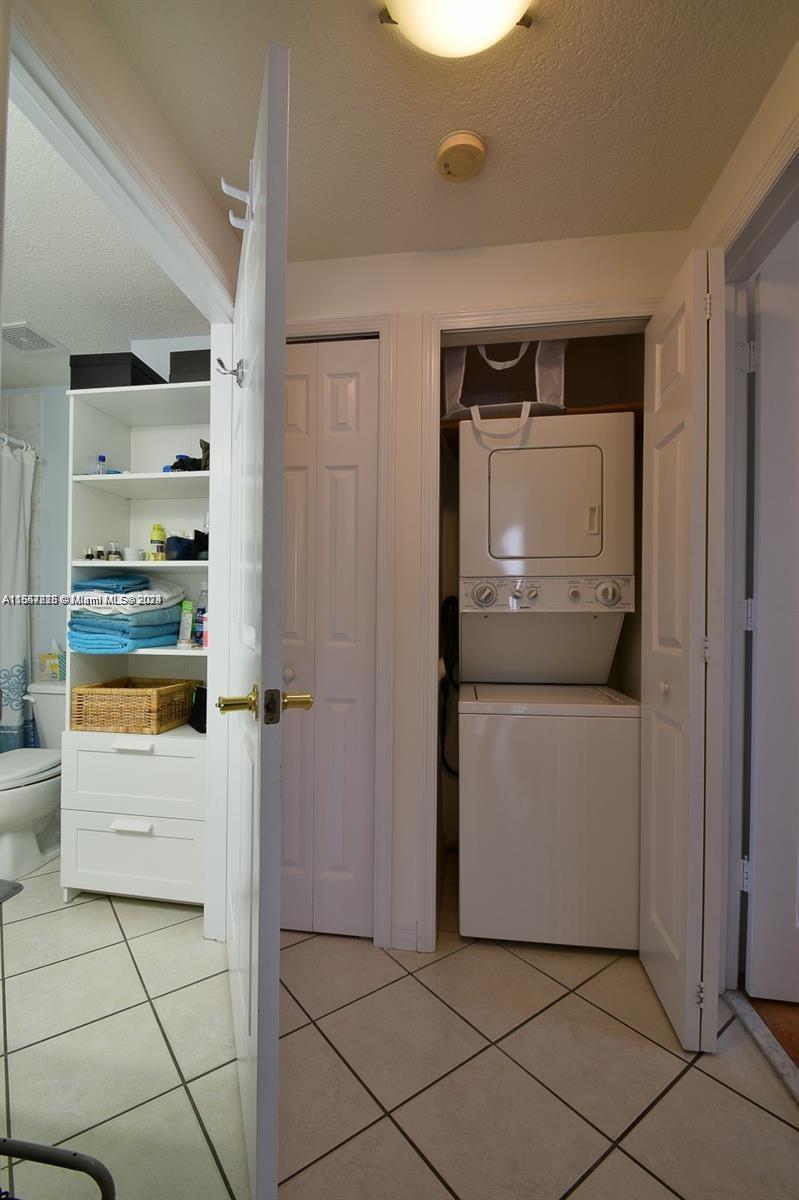 Miami, Florida 33145, 1 Bedroom Bedrooms, ,1 BathroomBathrooms,Residentiallease,For Rent,A11547225