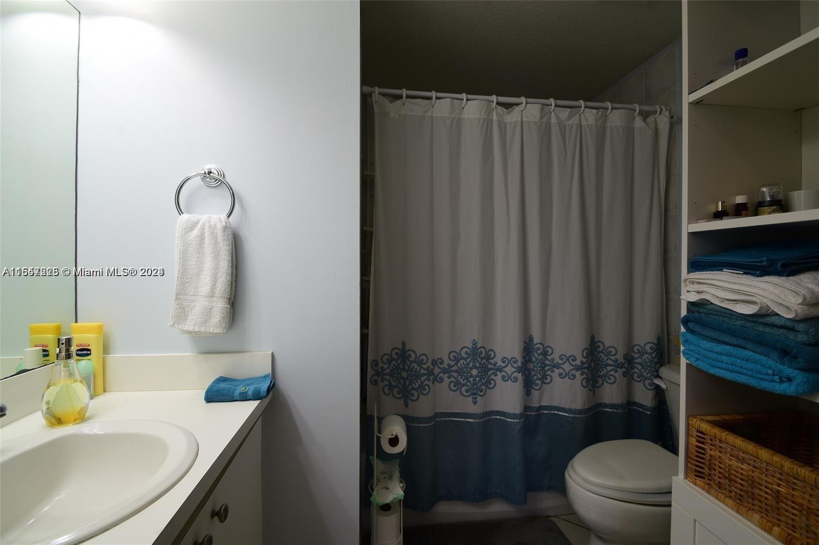 Miami, Florida 33145, 1 Bedroom Bedrooms, ,1 BathroomBathrooms,Residentiallease,For Rent,A11547225