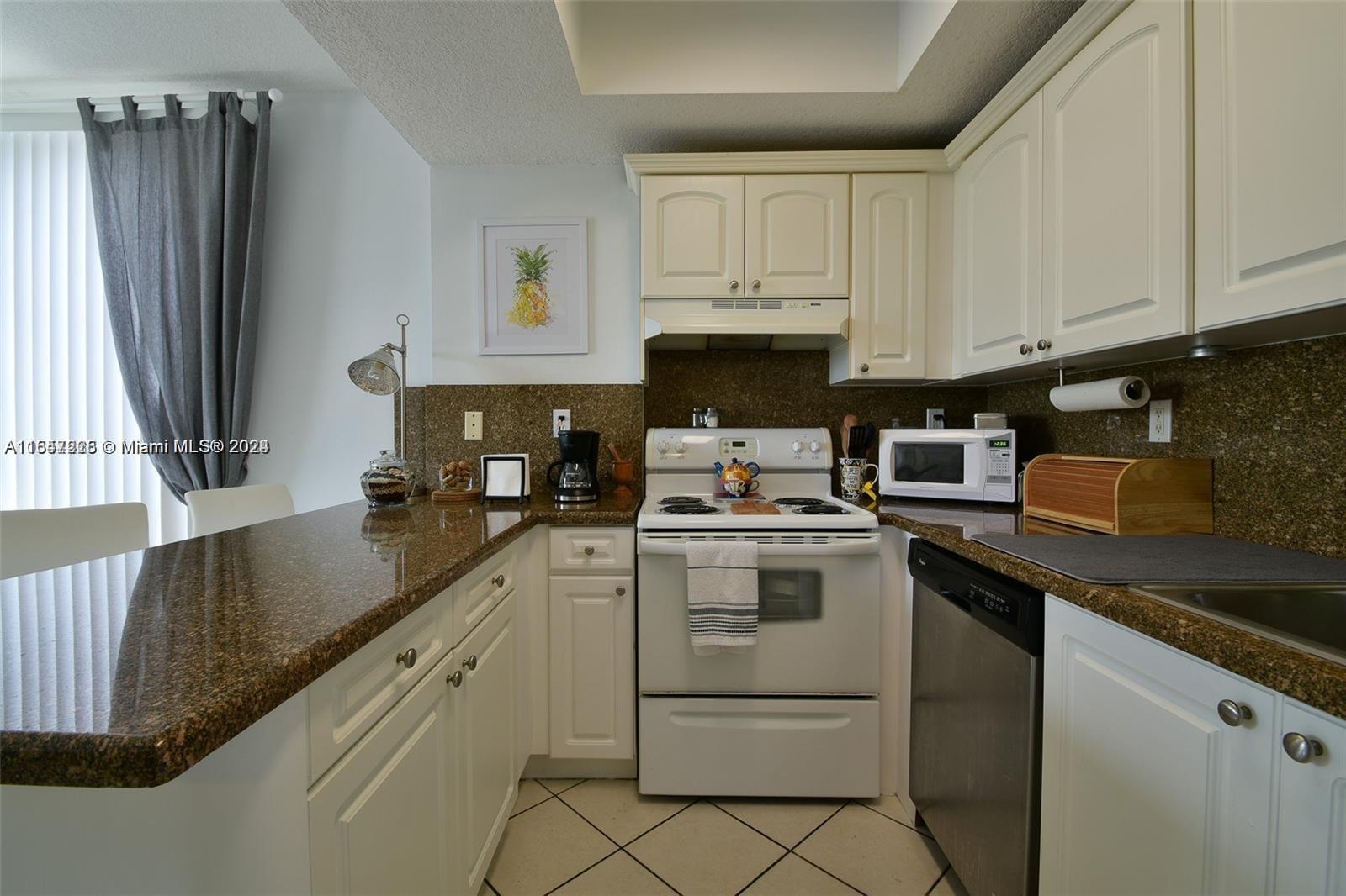 Miami, Florida 33145, 1 Bedroom Bedrooms, ,1 BathroomBathrooms,Residentiallease,For Rent,A11547225