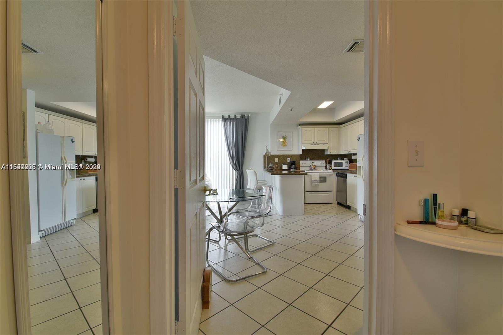 Miami, Florida 33145, 1 Bedroom Bedrooms, ,1 BathroomBathrooms,Residentiallease,For Rent,A11547225