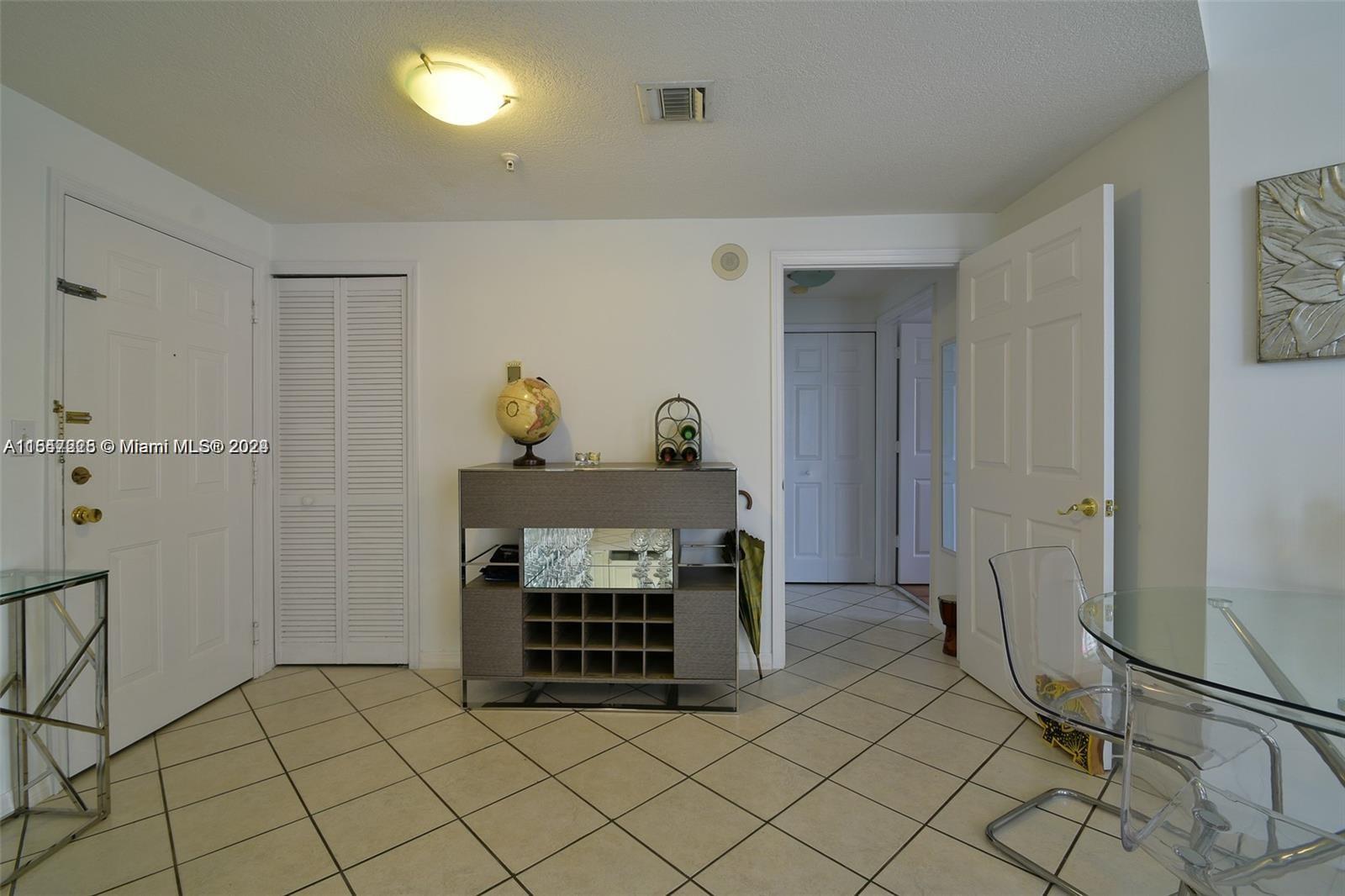 Miami, Florida 33145, 1 Bedroom Bedrooms, ,1 BathroomBathrooms,Residentiallease,For Rent,A11547225