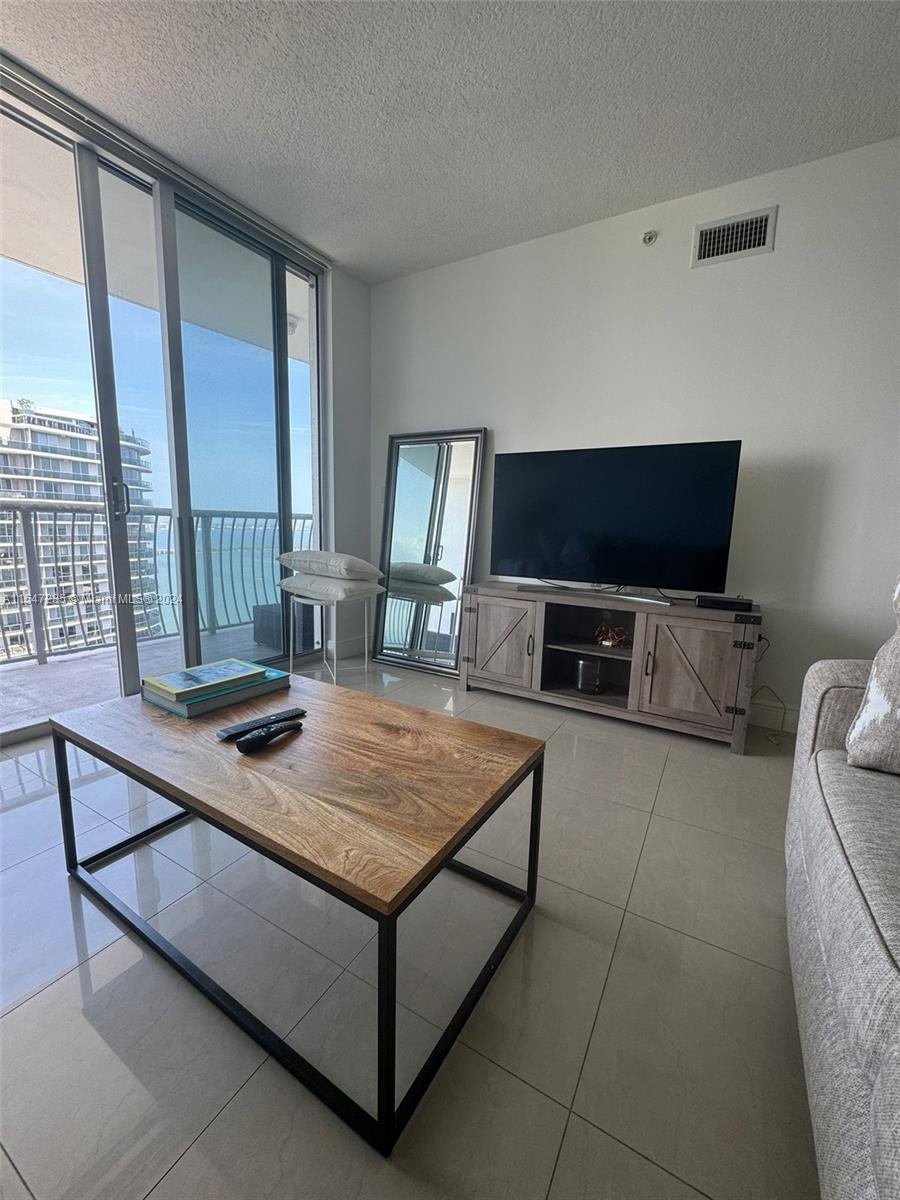 1750 N Bayshore Dr 5305, Miami, Florida 33132, 1 Bedroom Bedrooms, ,1 BathroomBathrooms,Residentiallease,For Rent,1750 N Bayshore Dr 5305,A11547285
