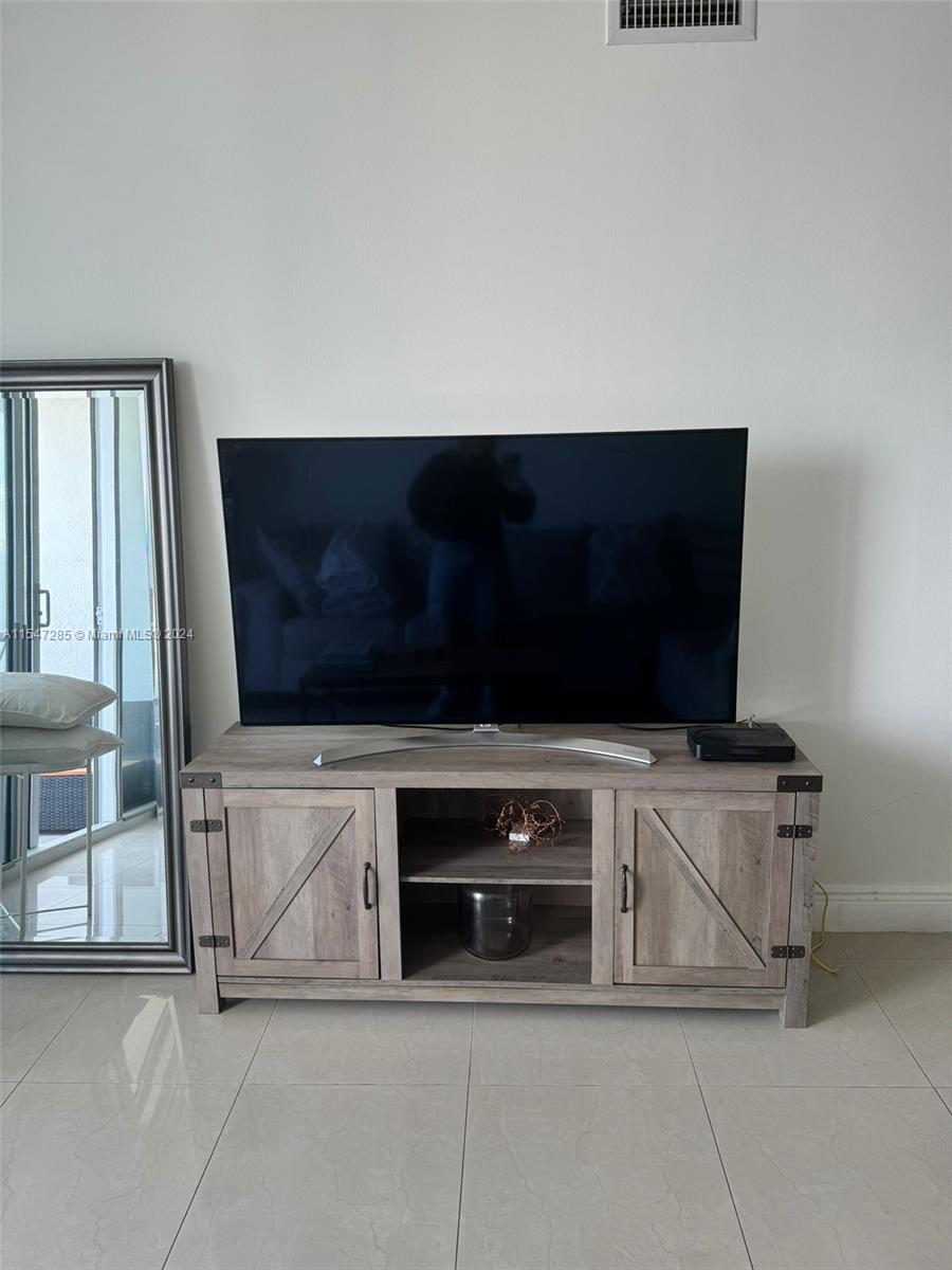 1750 N Bayshore Dr 5305, Miami, Florida 33132, 1 Bedroom Bedrooms, ,1 BathroomBathrooms,Residentiallease,For Rent,1750 N Bayshore Dr 5305,A11547285