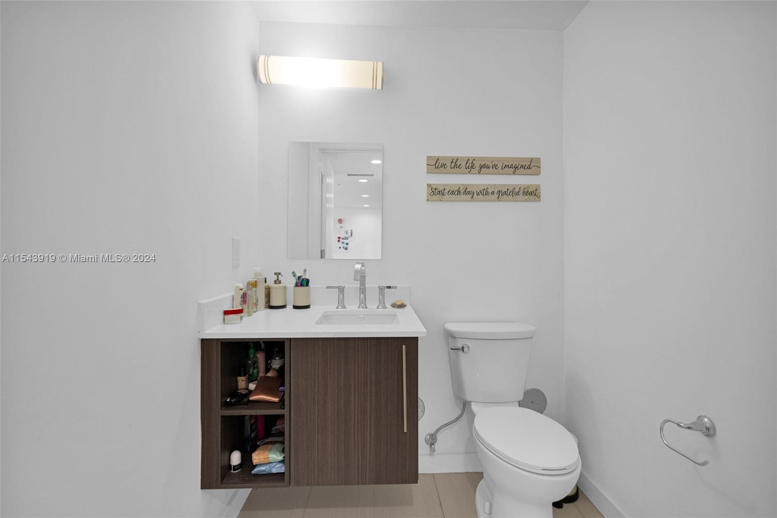 7661 NW 107th Ave 409, Doral, Florida 33178, 1 Bedroom Bedrooms, ,1 BathroomBathrooms,Residential,For Sale,7661 NW 107th Ave 409,A11543919