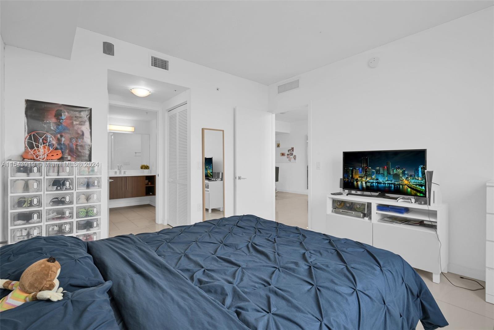 7661 NW 107th Ave 409, Doral, Florida 33178, 1 Bedroom Bedrooms, ,1 BathroomBathrooms,Residential,For Sale,7661 NW 107th Ave 409,A11543919