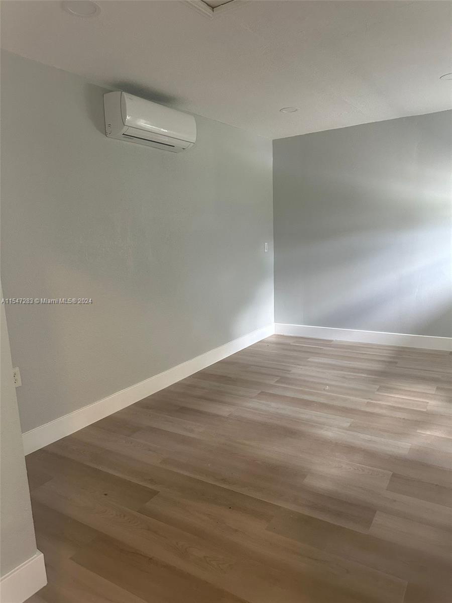 2842 Washington St 2, Hollywood, Florida 33020, 2 Bedrooms Bedrooms, ,1 BathroomBathrooms,Residentiallease,For Rent,2842 Washington St 2,A11547283