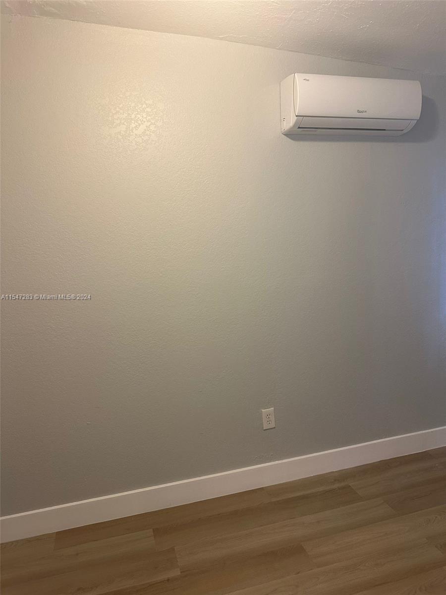 2842 Washington St 2, Hollywood, Florida 33020, 2 Bedrooms Bedrooms, ,1 BathroomBathrooms,Residentiallease,For Rent,2842 Washington St 2,A11547283