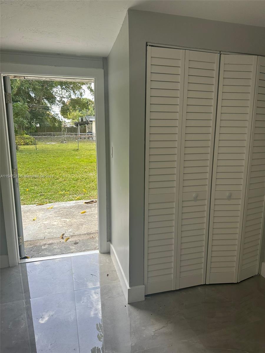 2842 Washington St 2, Hollywood, Florida 33020, 2 Bedrooms Bedrooms, ,1 BathroomBathrooms,Residentiallease,For Rent,2842 Washington St 2,A11547283