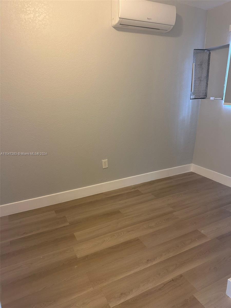 2842 Washington St 2, Hollywood, Florida 33020, 2 Bedrooms Bedrooms, ,1 BathroomBathrooms,Residentiallease,For Rent,2842 Washington St 2,A11547283