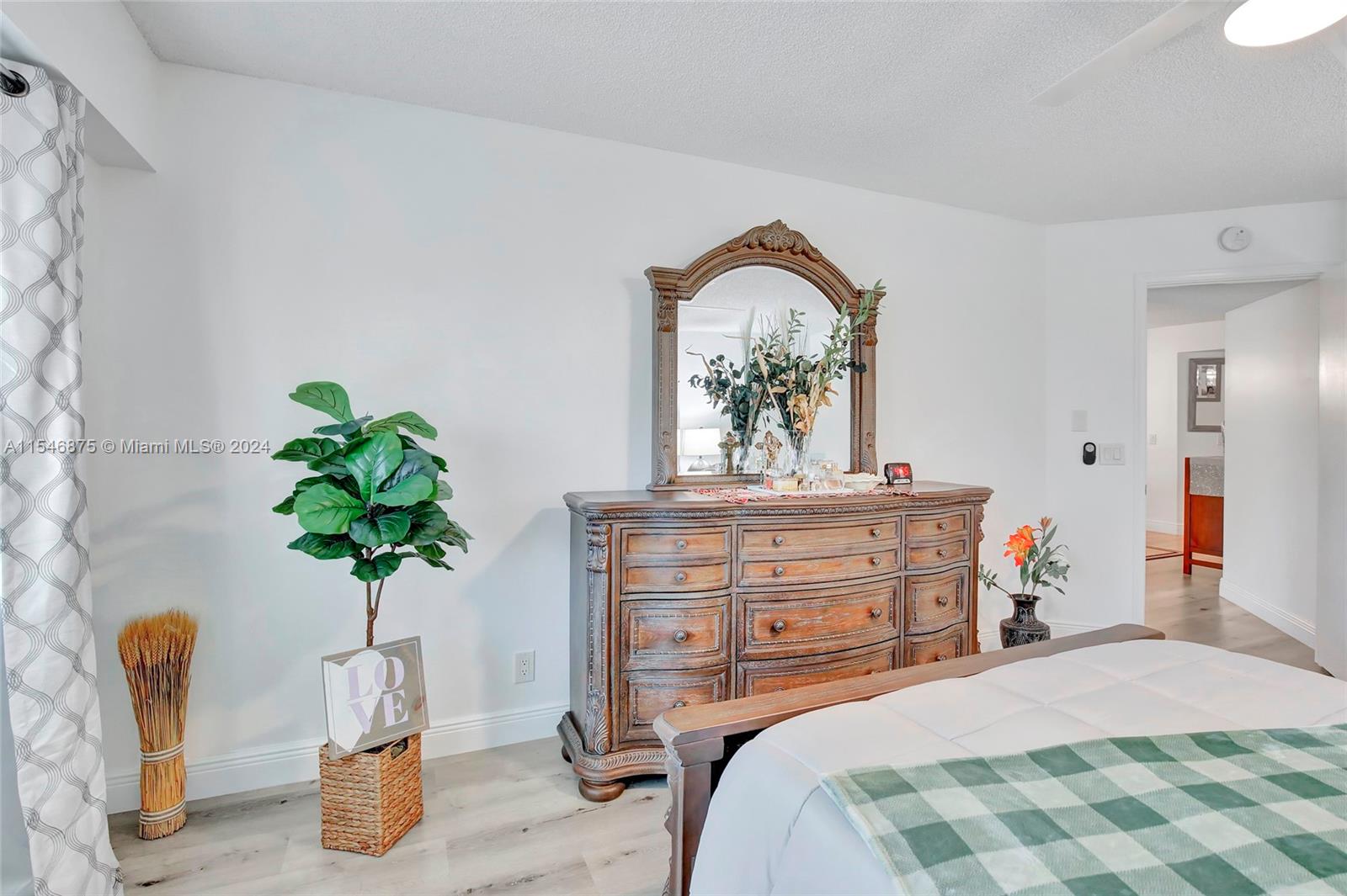 12850 4th Ct, Pembroke Pines, FL, 33027 United States, 2 Bedrooms Bedrooms, ,2 BathroomsBathrooms,Residential,For Sale,4th Ct,A11546875