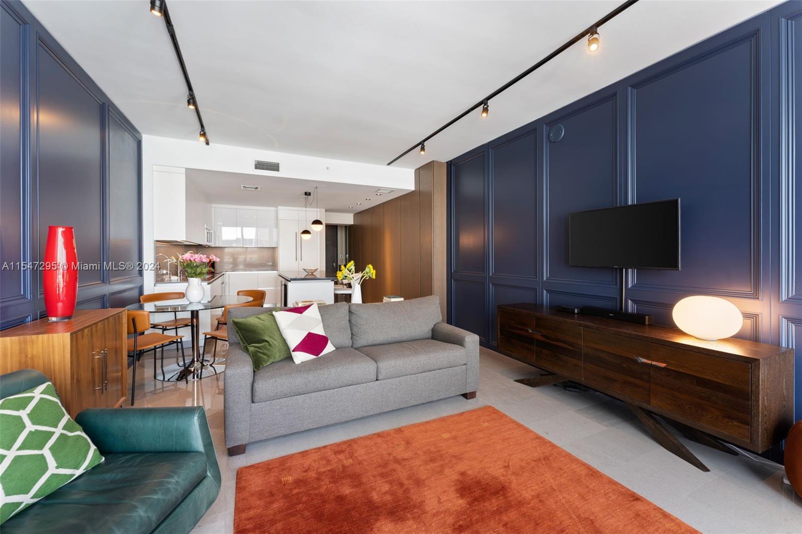 88 SW 7th St 1708, Miami, Florida 33130, 1 Bedroom Bedrooms, ,1 BathroomBathrooms,Residentiallease,For Rent,88 SW 7th St 1708,A11547295