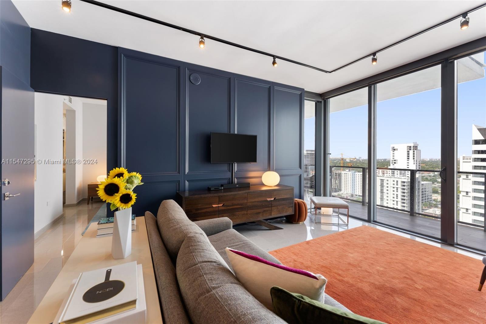 88 SW 7th St 1708, Miami, Florida 33130, 1 Bedroom Bedrooms, ,1 BathroomBathrooms,Residentiallease,For Rent,88 SW 7th St 1708,A11547295