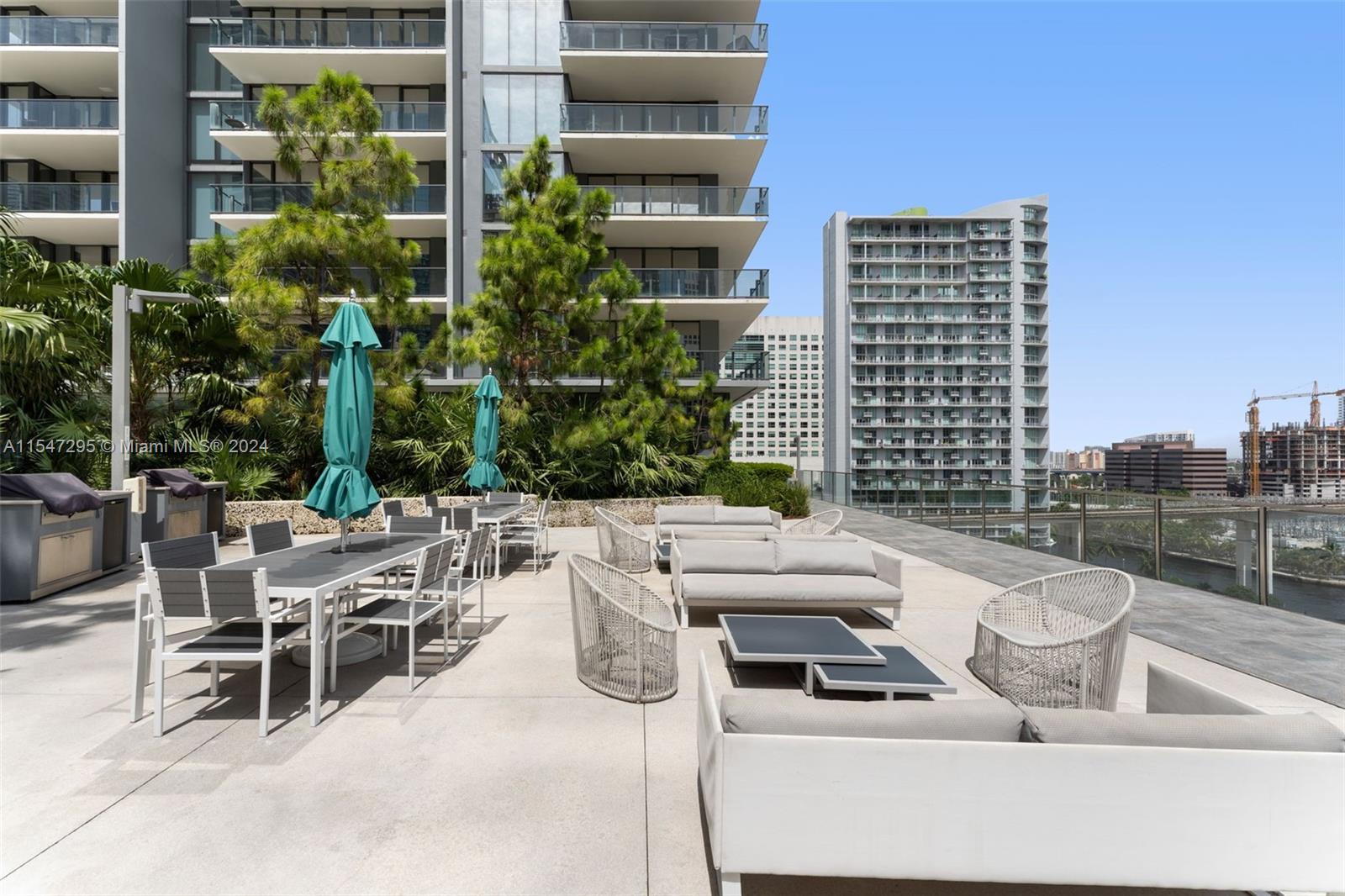 88 SW 7th St 1708, Miami, Florida 33130, 1 Bedroom Bedrooms, ,1 BathroomBathrooms,Residentiallease,For Rent,88 SW 7th St 1708,A11547295