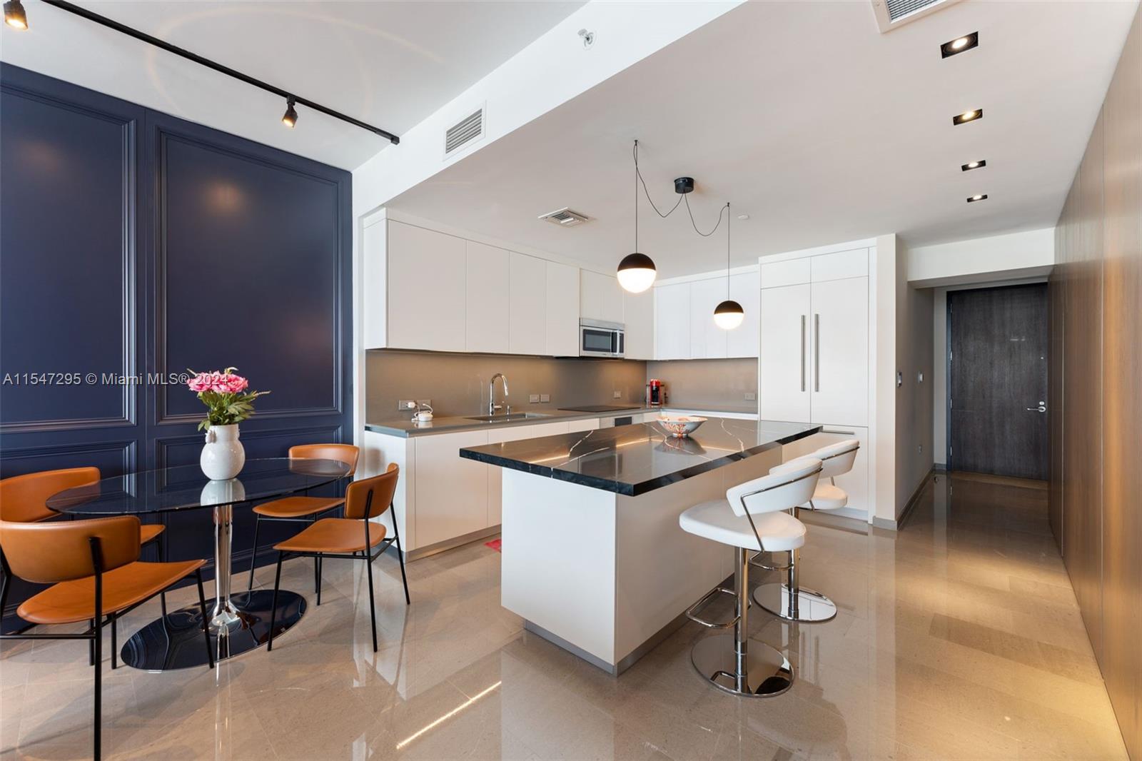 88 SW 7th St 1708, Miami, Florida 33130, 1 Bedroom Bedrooms, ,1 BathroomBathrooms,Residentiallease,For Rent,88 SW 7th St 1708,A11547295
